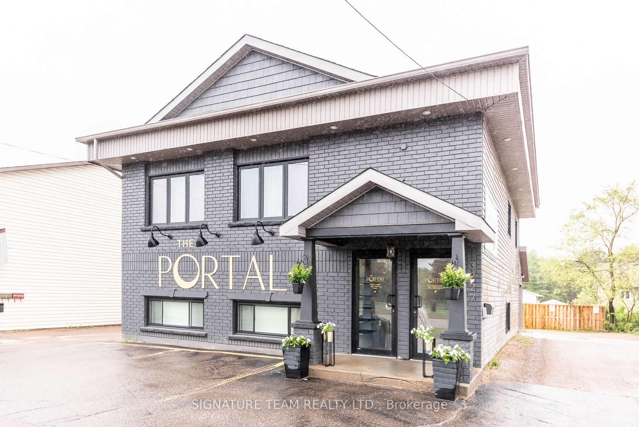 3227 Petawawa Boulevard Property Photo 1