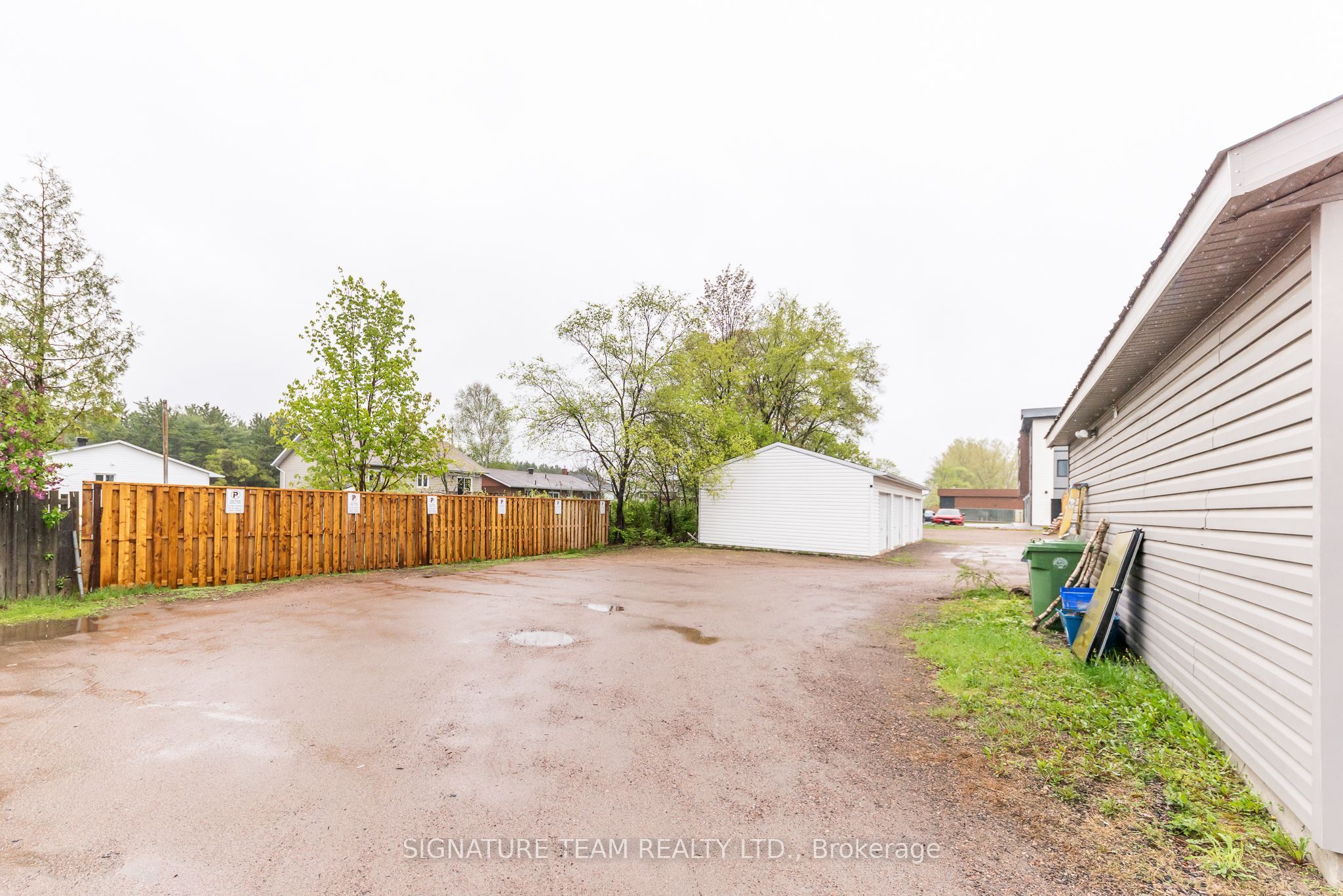3227 Petawawa Boulevard Property Photo 5
