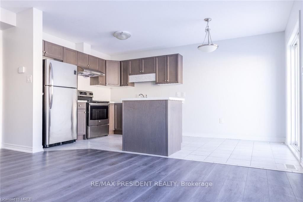 80 Monarch Street Property Photo 8