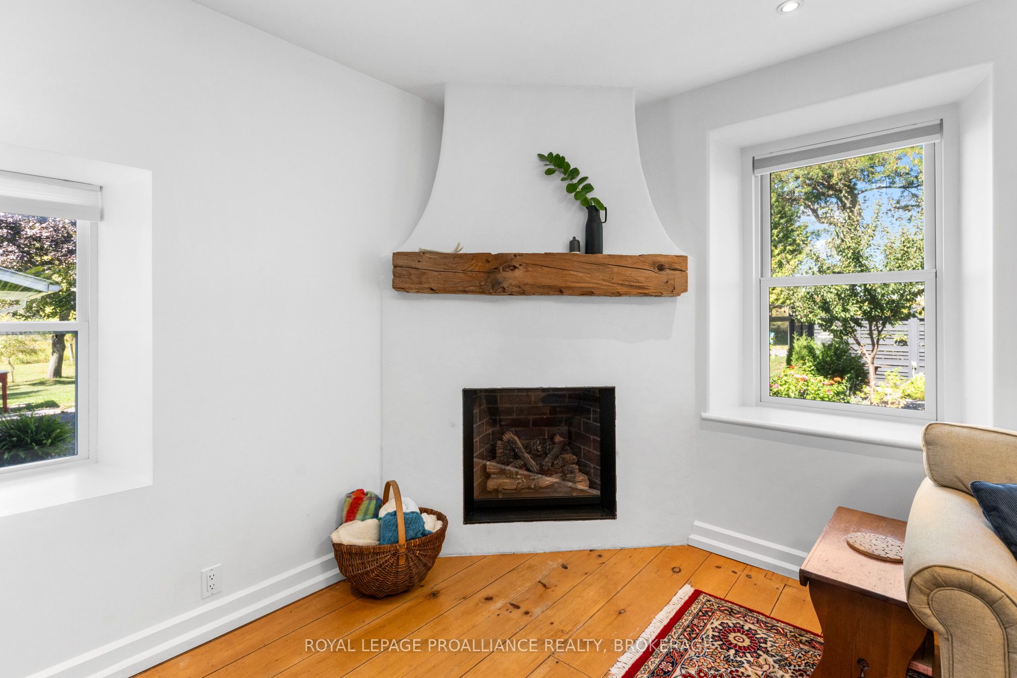 15 14th Line Road Property Photo 5