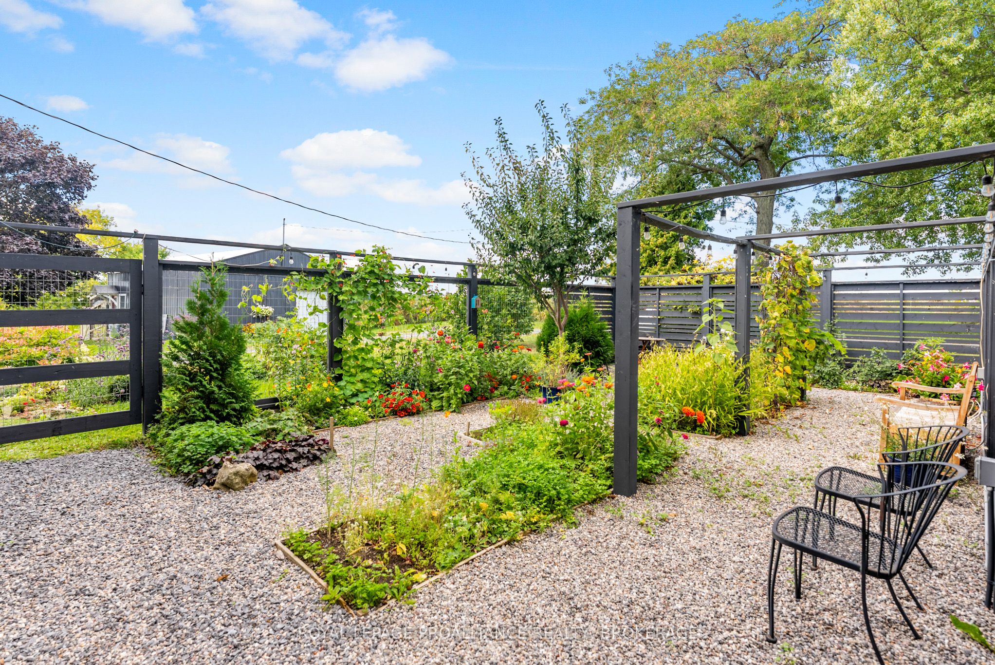 15 14th Line Road Property Photo 33