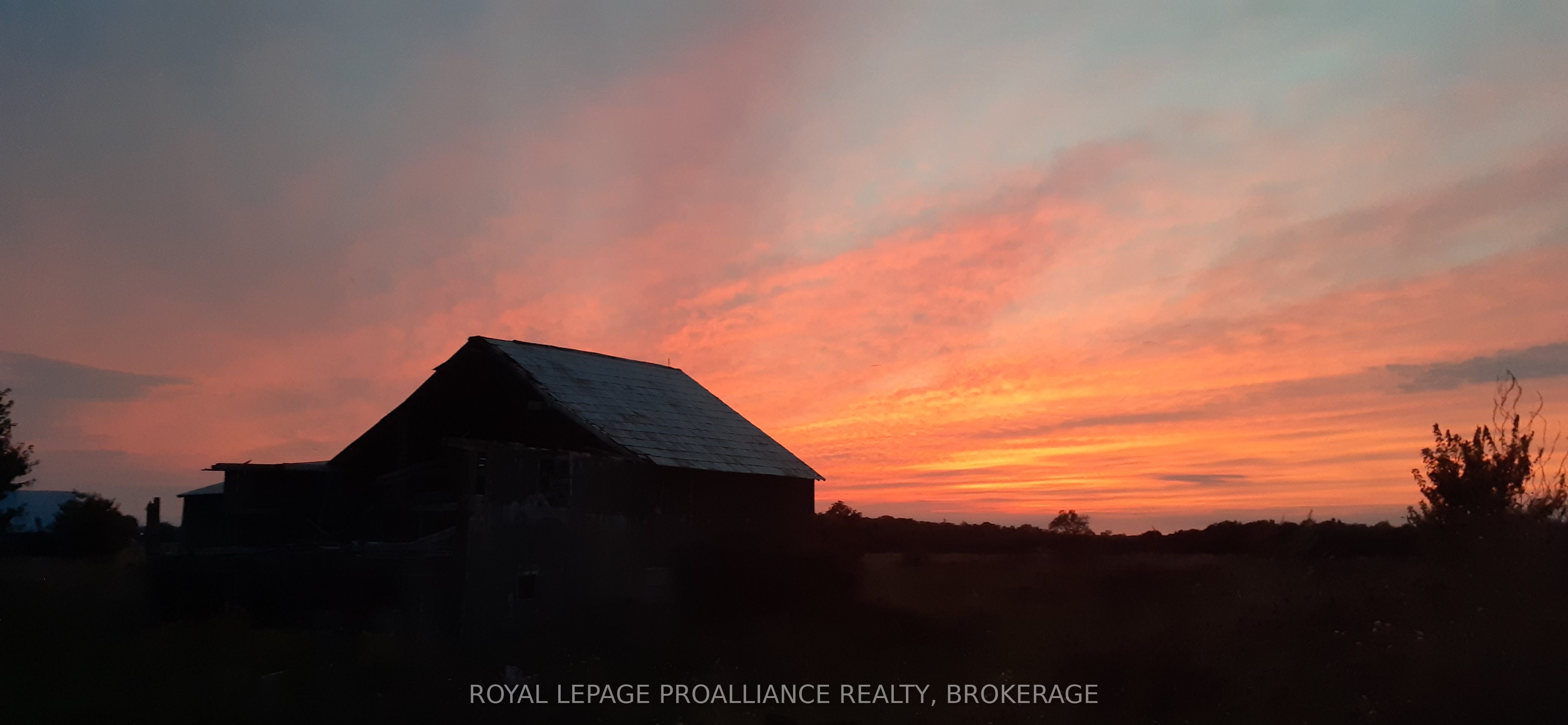 15 14th Line Road Property Photo 39