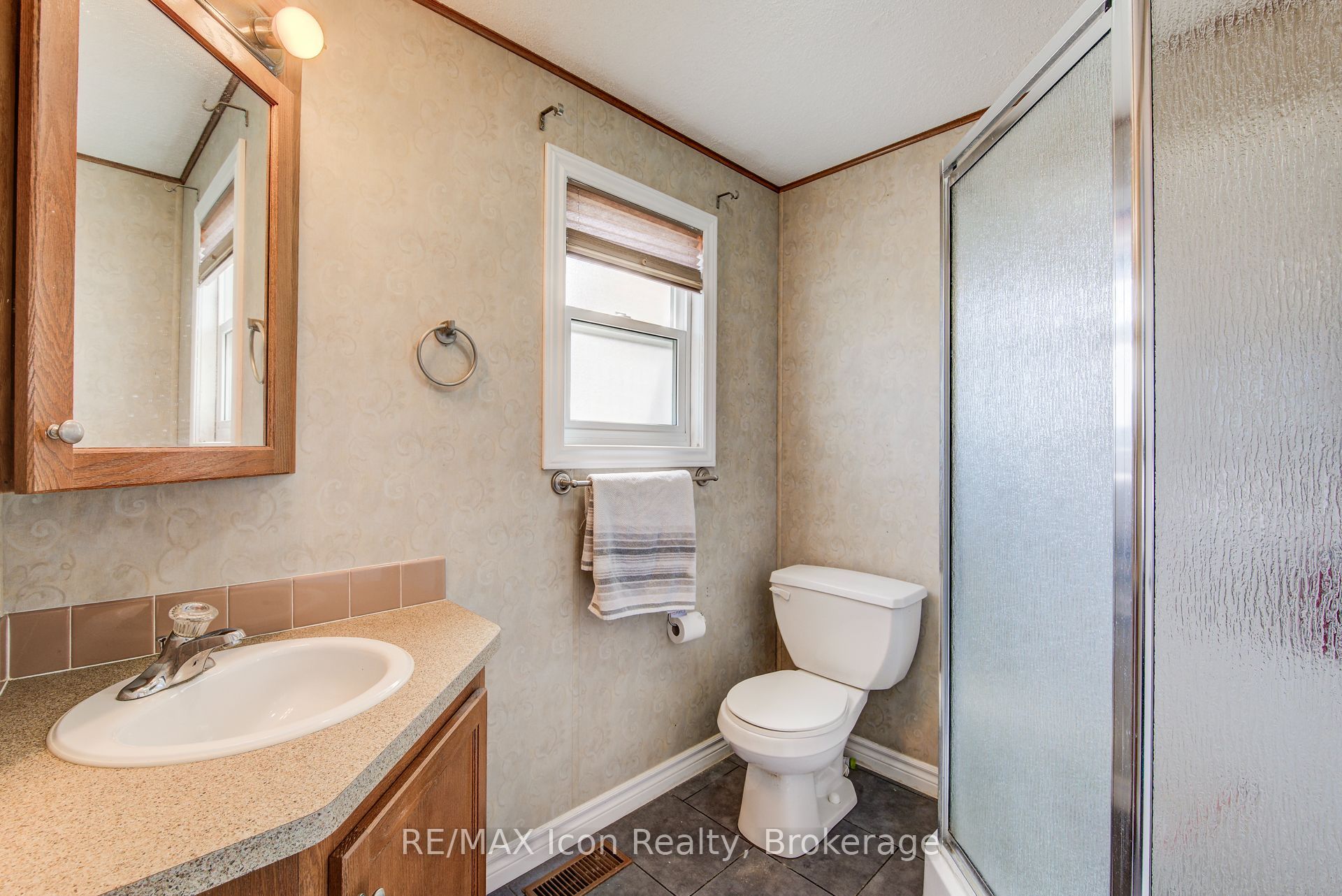 11 Hemlock Crescent Property Photo 23