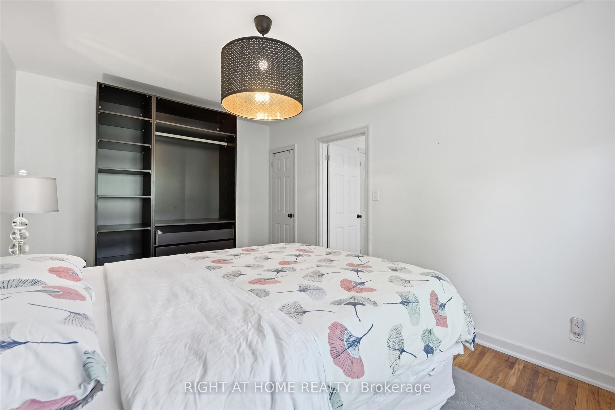 137 Emerald Street S 28 Property Photo 12