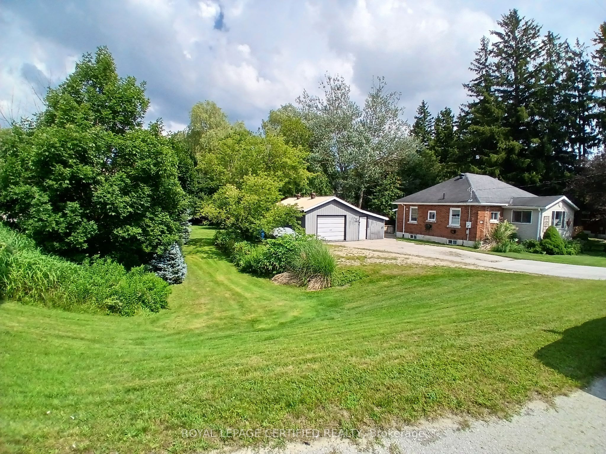 883 7th Avenue Property Photo 1
