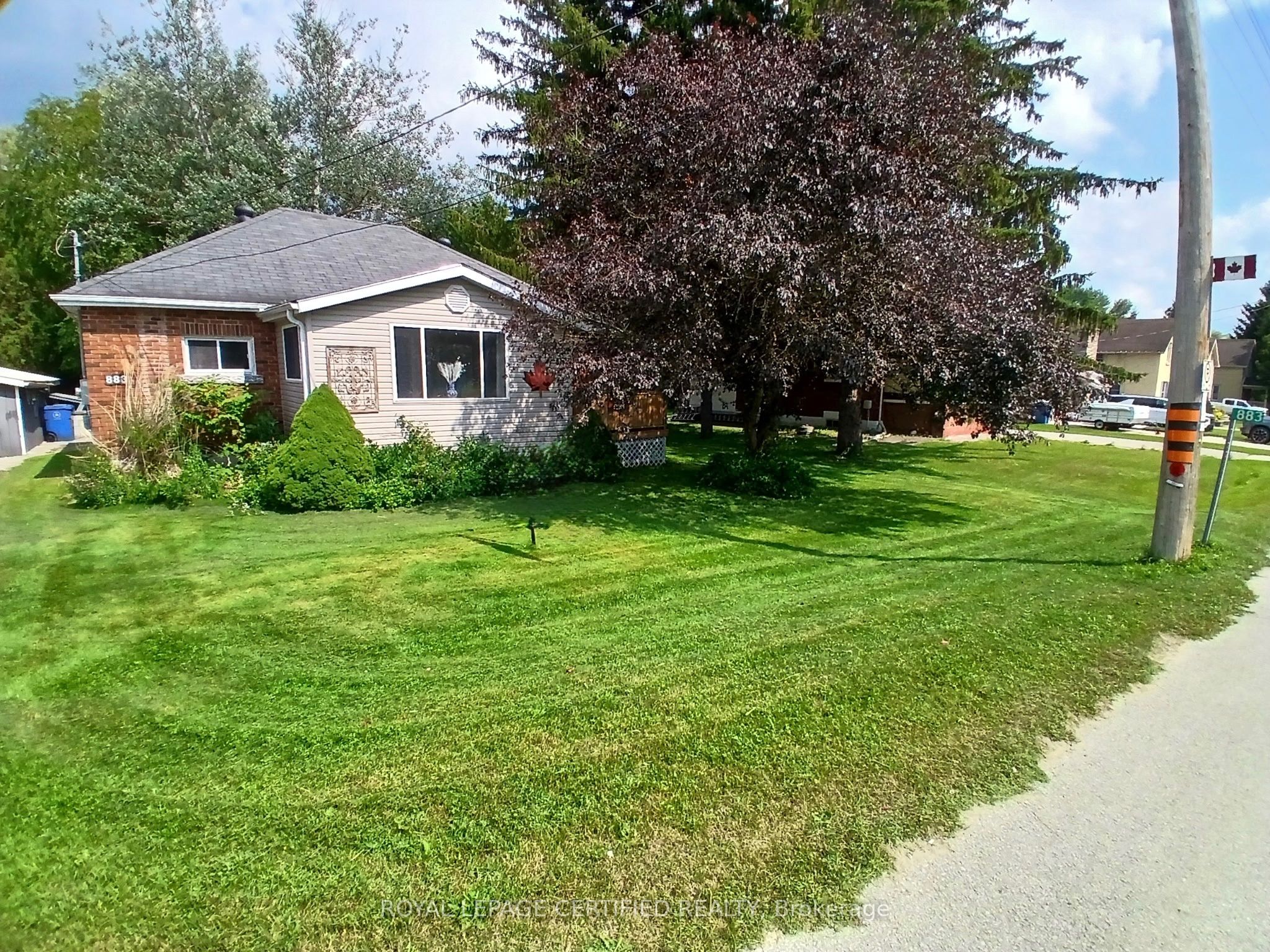 883 7th Avenue Property Photo 2