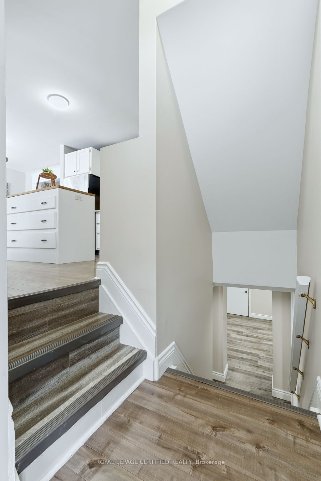 883 7th Avenue Property Photo 8