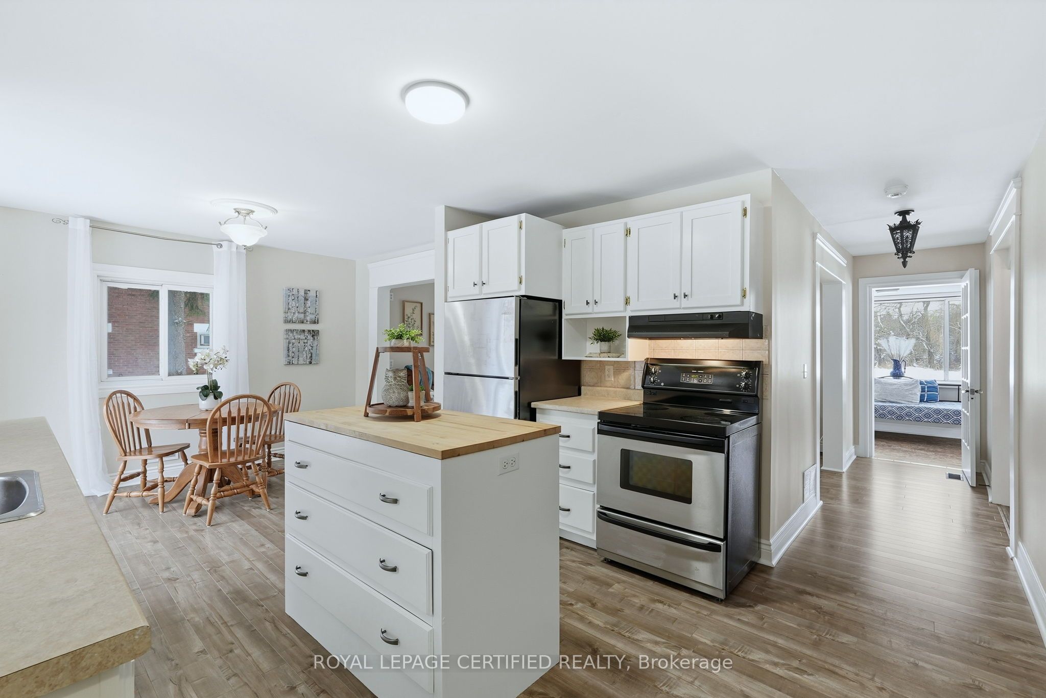 883 7th Avenue Property Photo 9