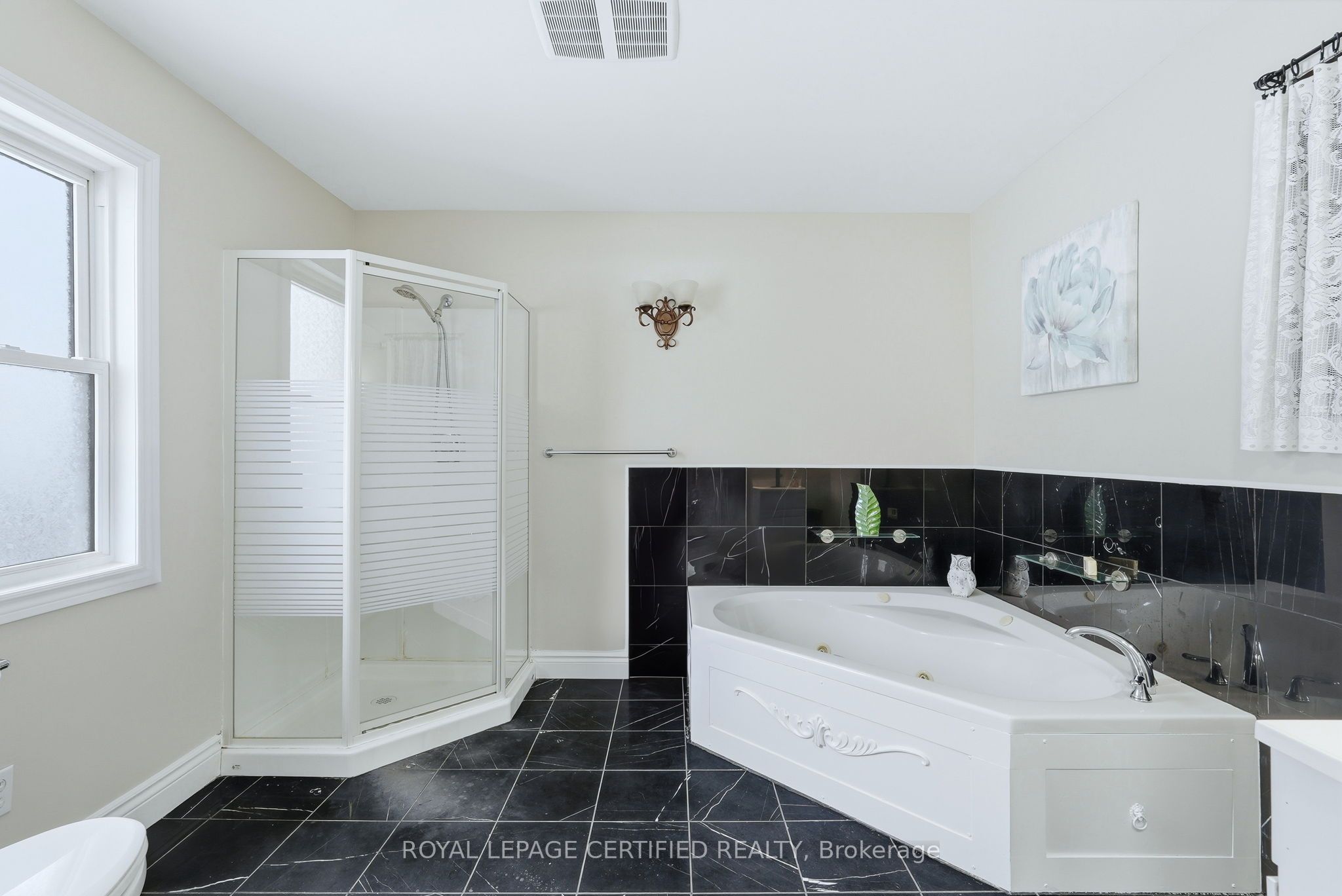 883 7th Avenue Property Photo 23