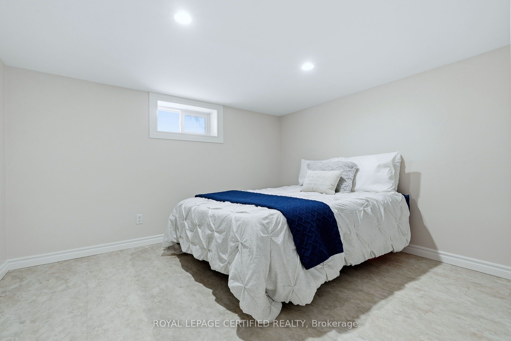 883 7th Avenue Property Photo 31