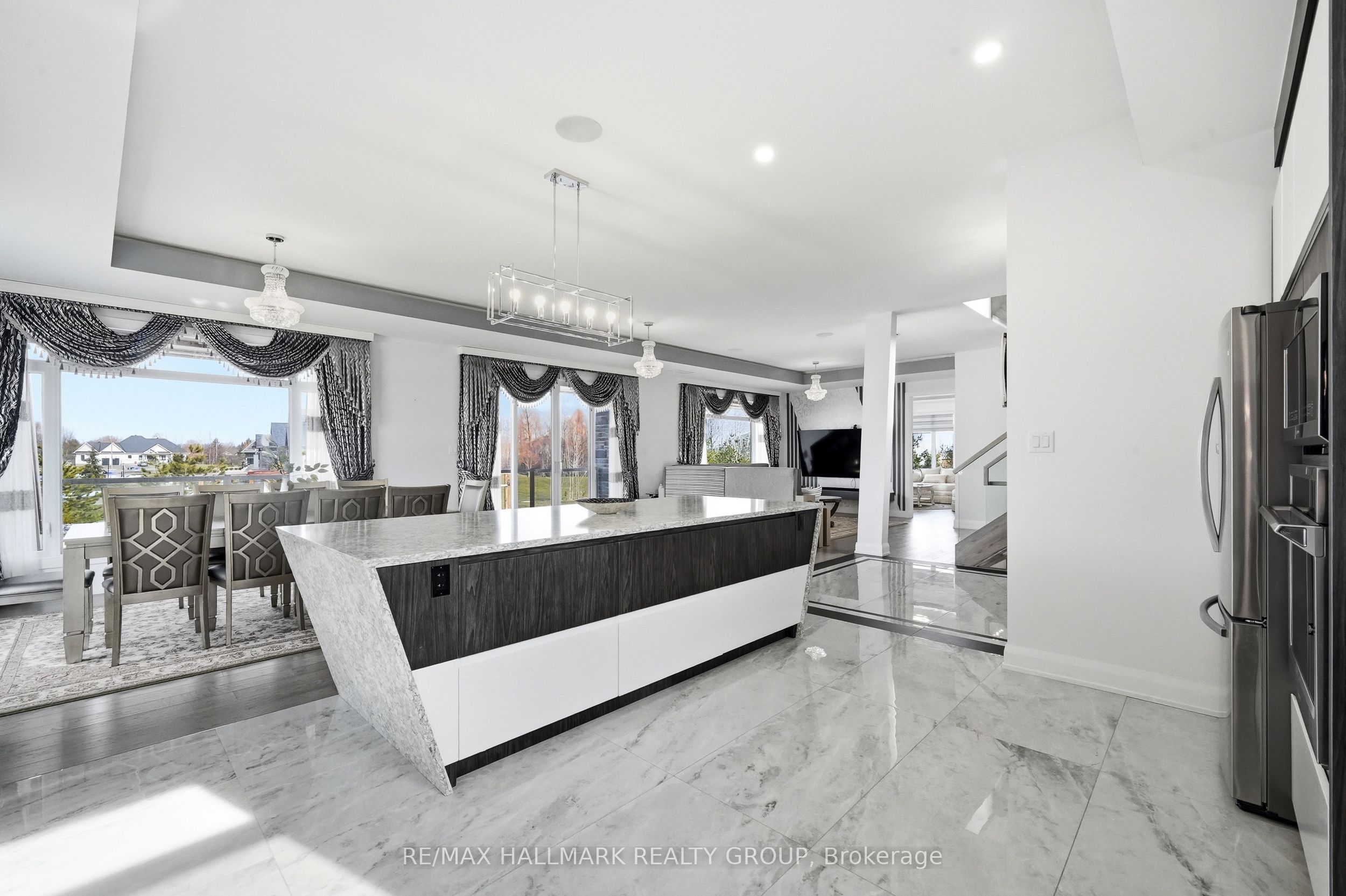 225 Summerview Terrace Property Photo 8