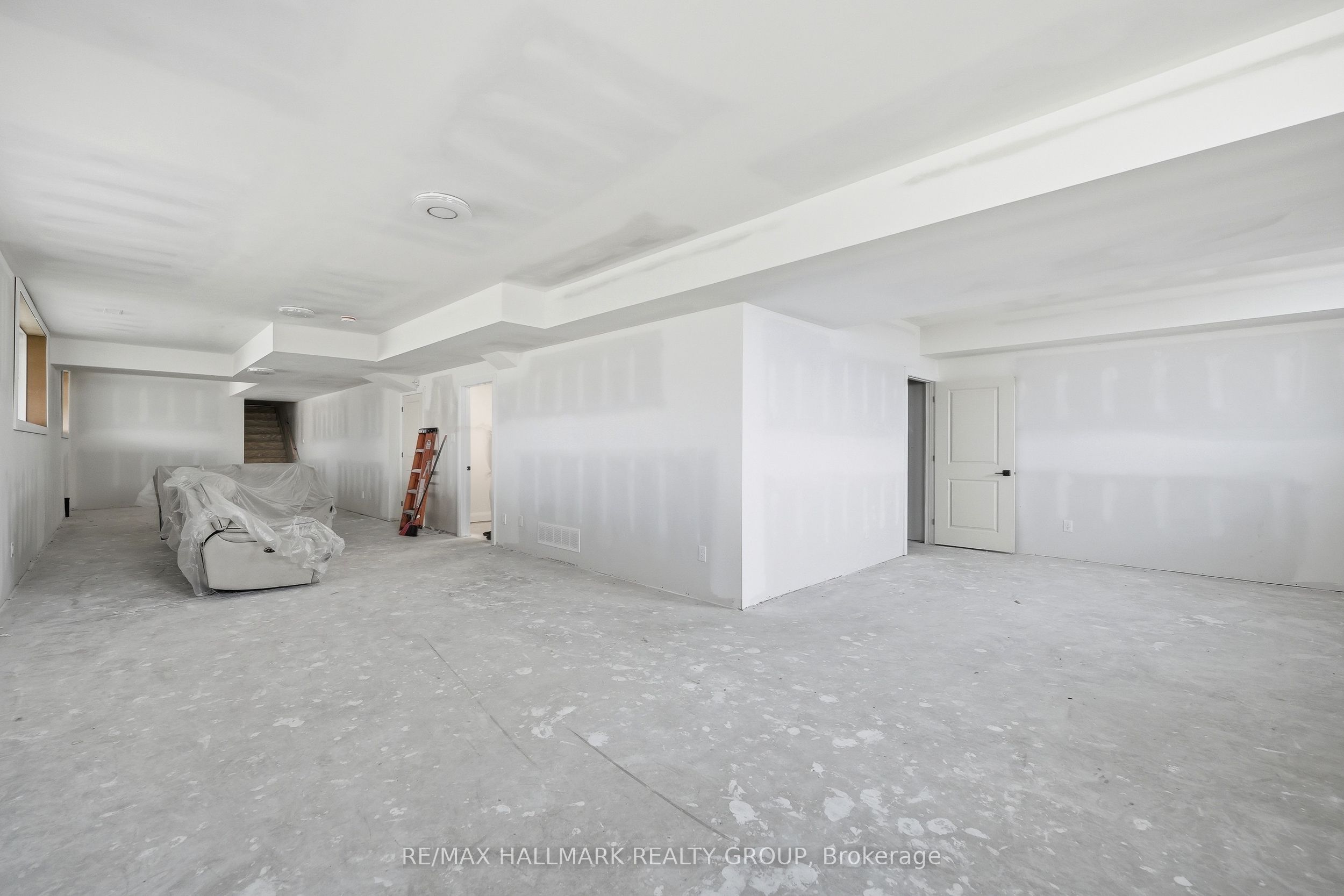 225 Summerview Terrace Property Photo 40