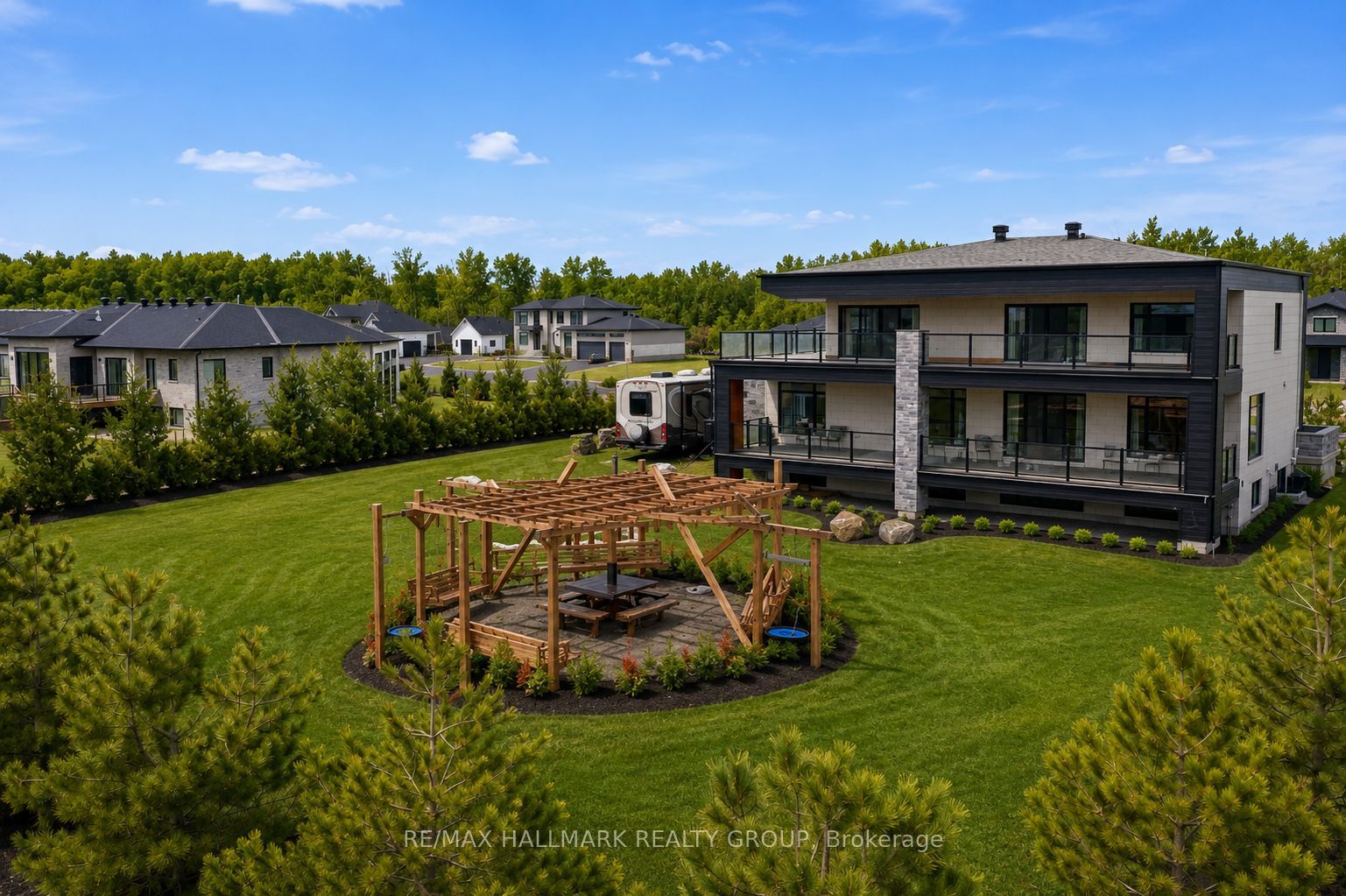 225 Summerview Terrace Property Photo 44