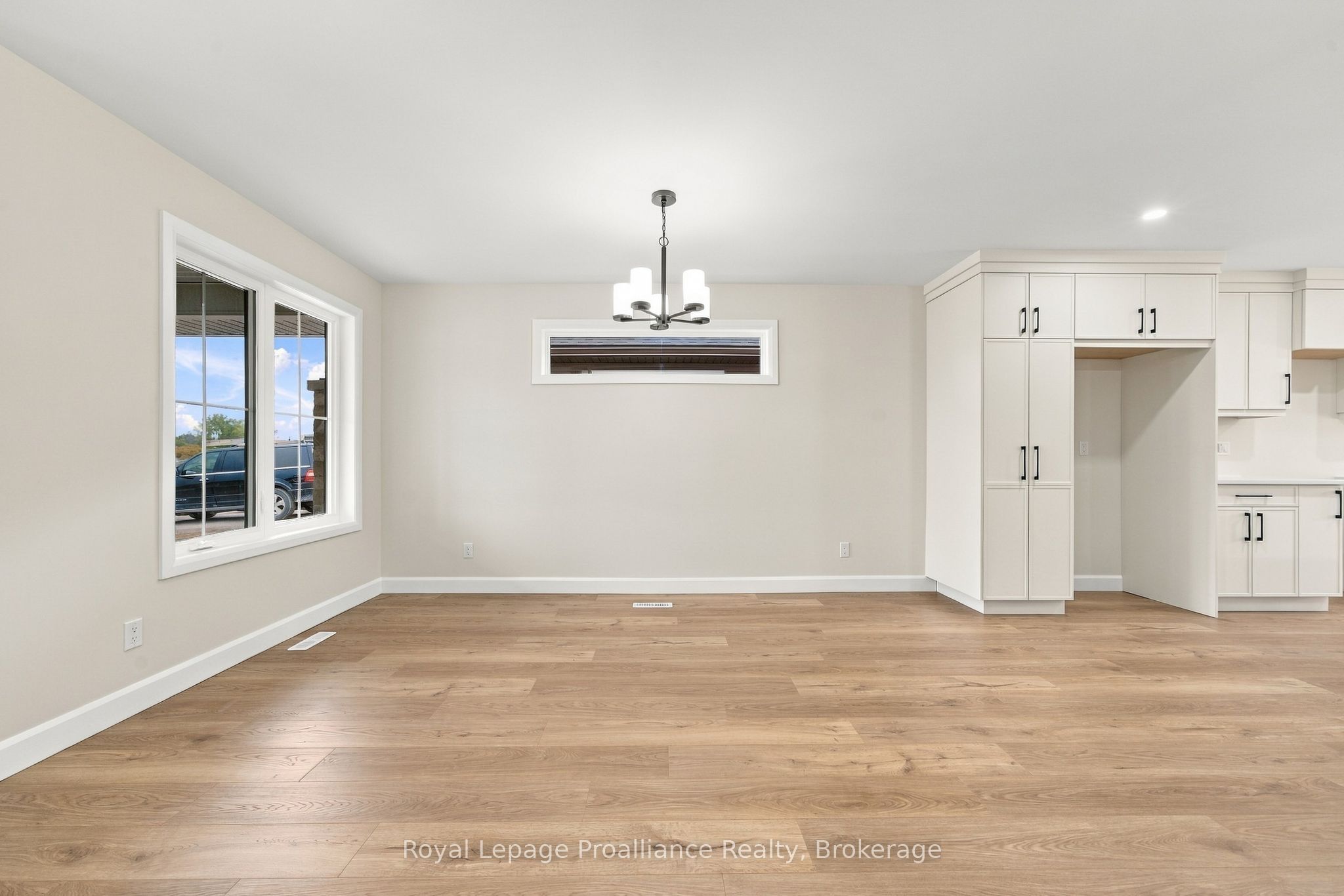 100 Hastings Park Drive Property Photo 6