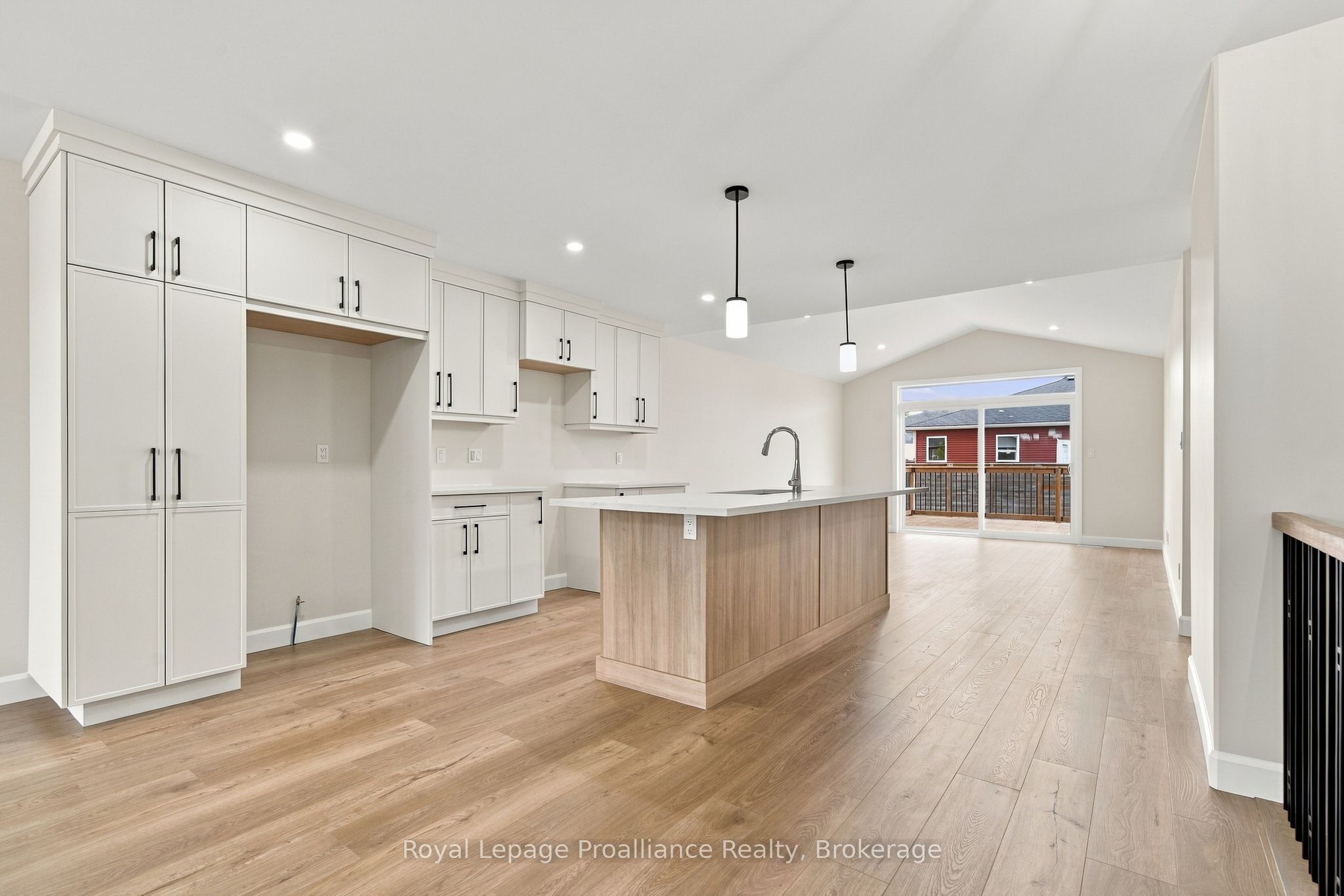 100 Hastings Park Drive Property Photo 9