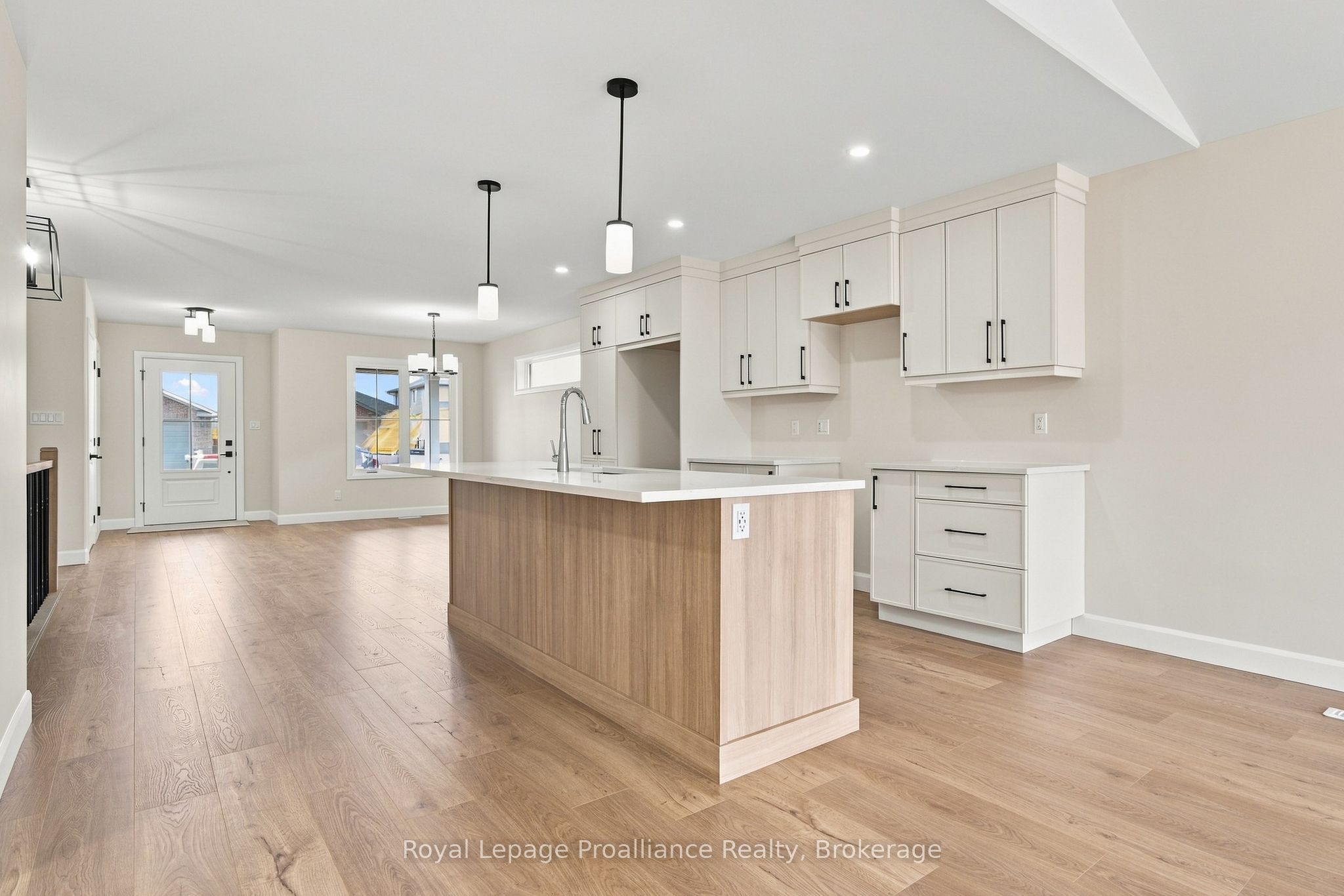 100 Hastings Park Drive Property Photo 12