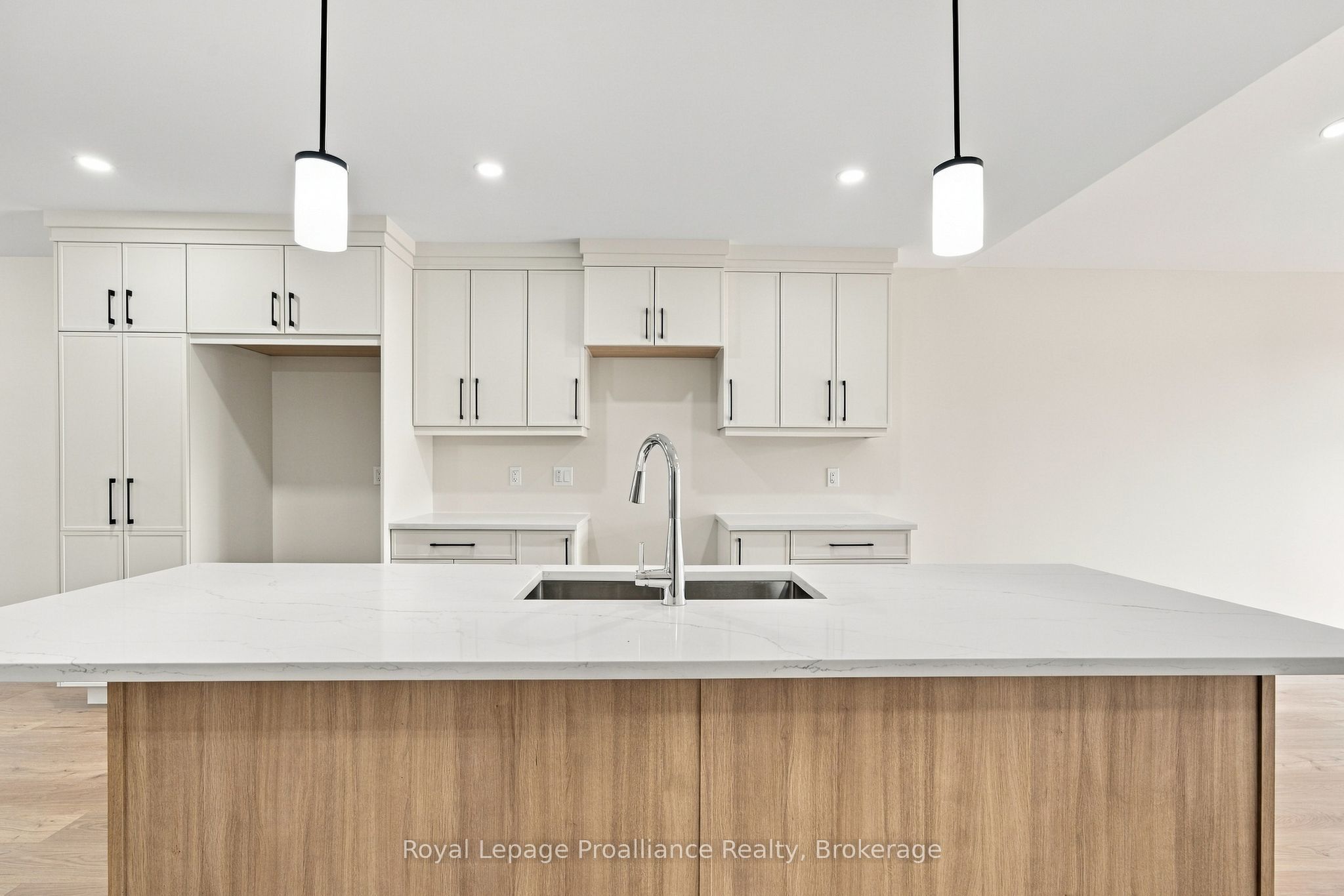 100 Hastings Park Drive Property Photo 14