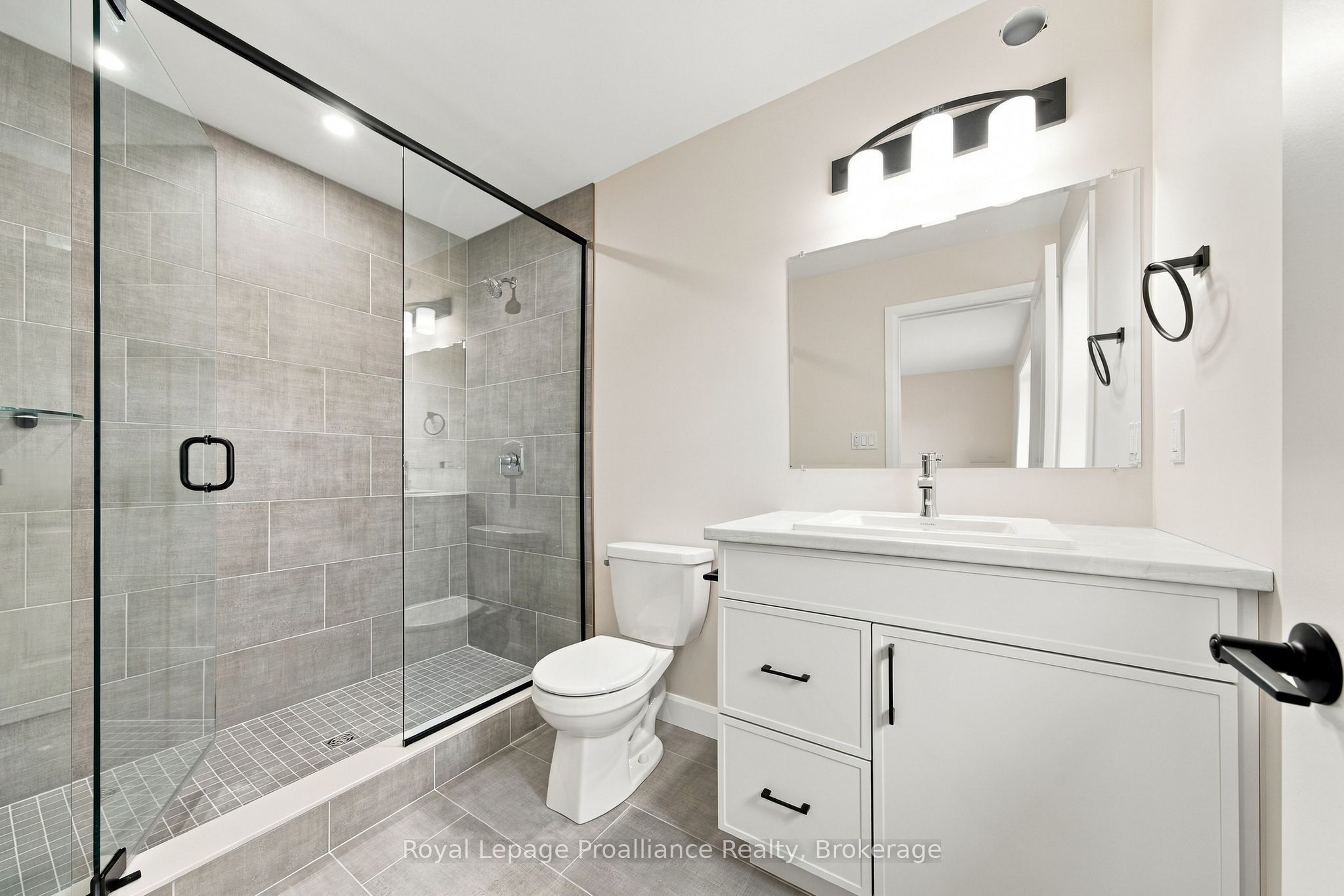 100 Hastings Park Drive Property Photo 21