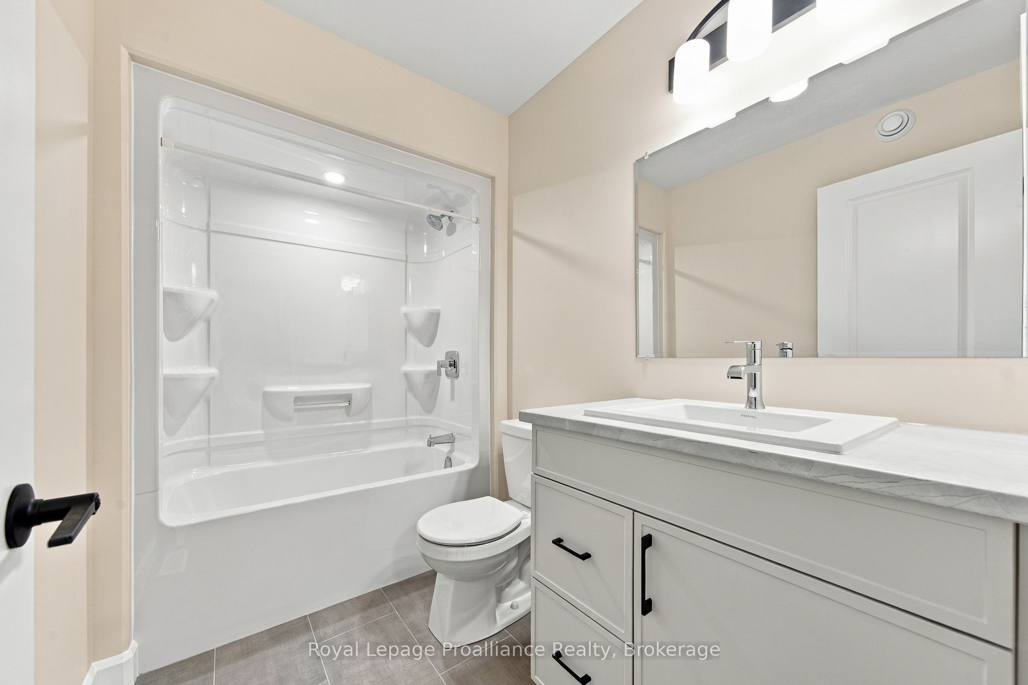 100 Hastings Park Drive Property Photo 27