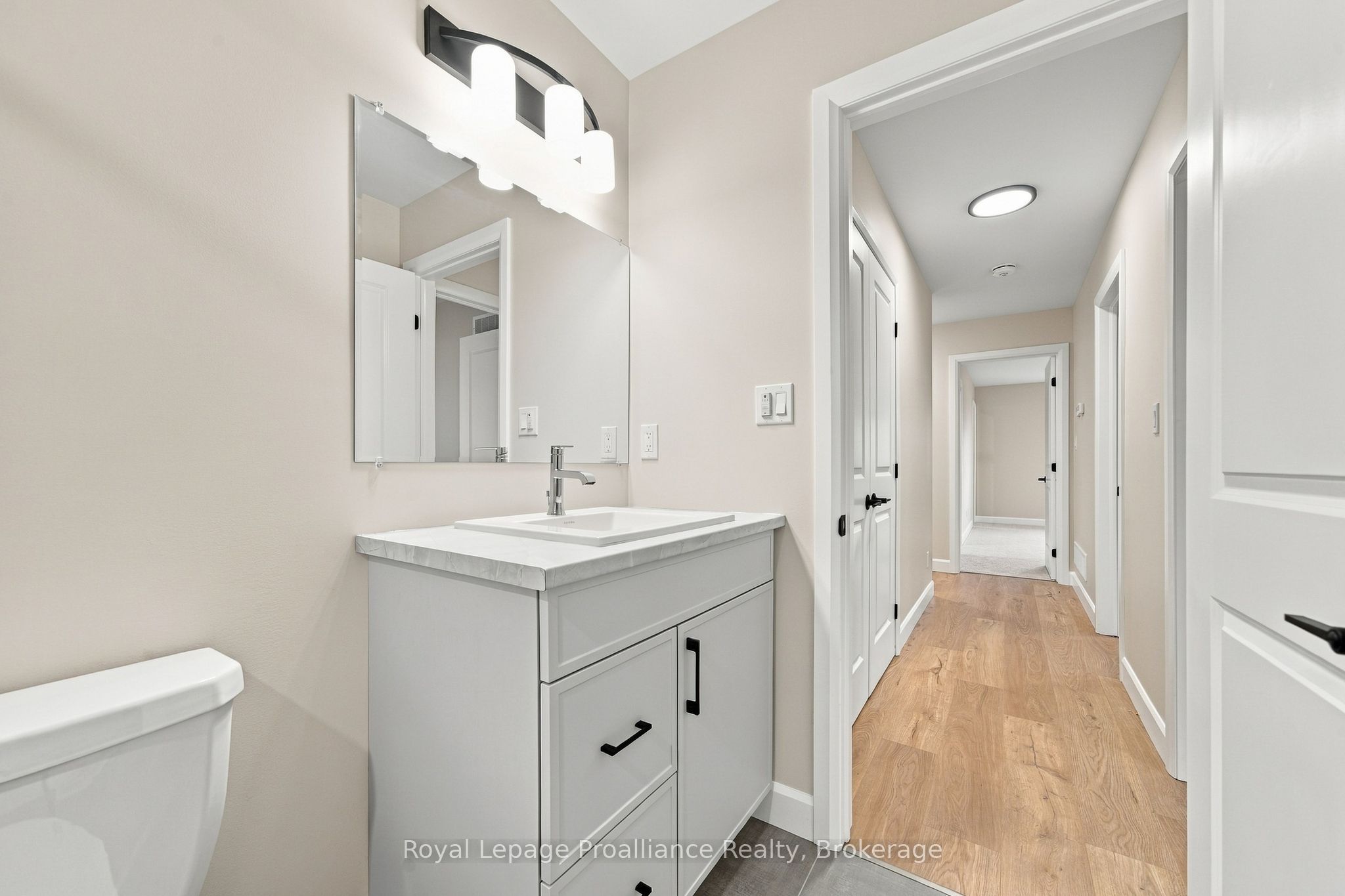 100 Hastings Park Drive Property Photo 28