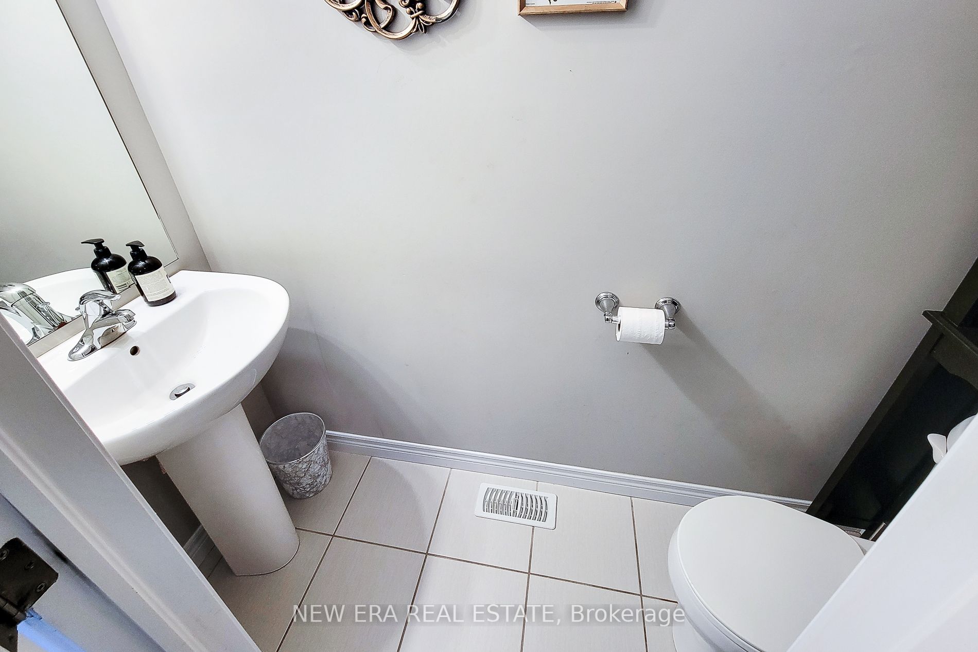 40 Fairgrounds Drive Property Photo 21