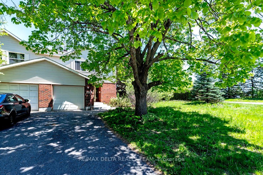 132 Acklam Terrace W Property Photo 1