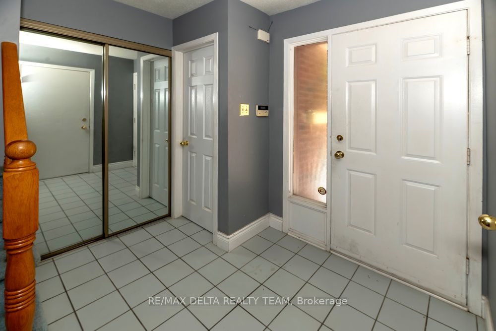 132 Acklam Terrace W Property Photo 6