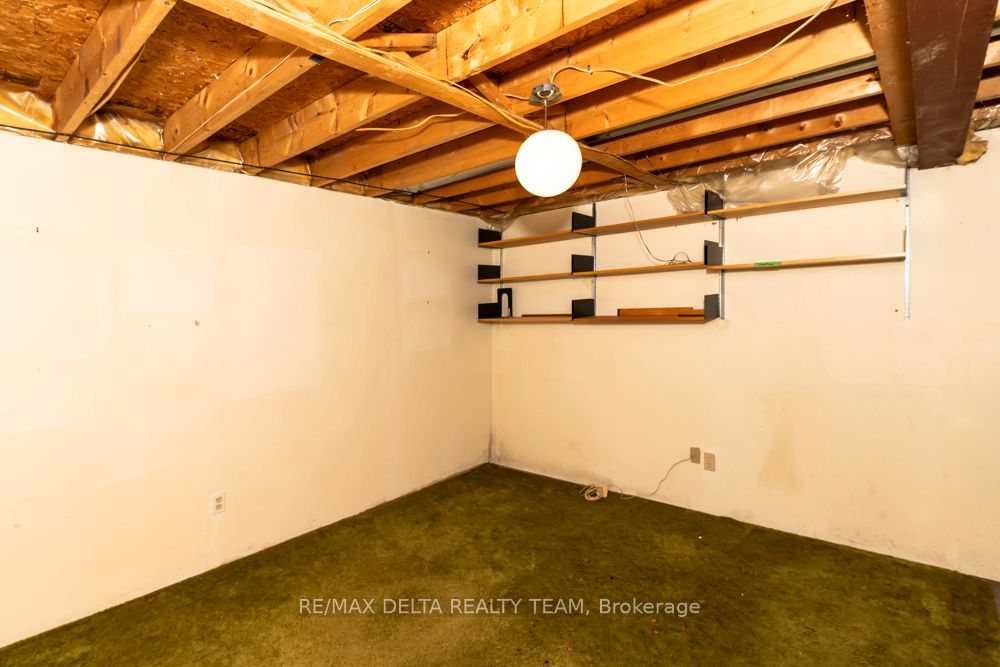132 Acklam Terrace W Property Photo 19
