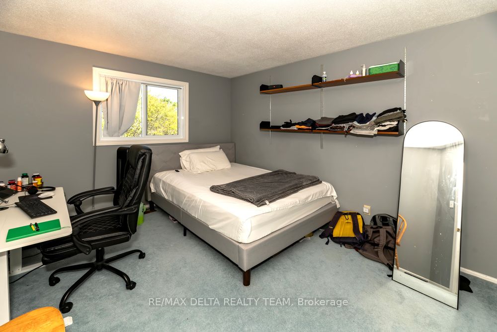 132 Acklam Terrace W Property Photo 25