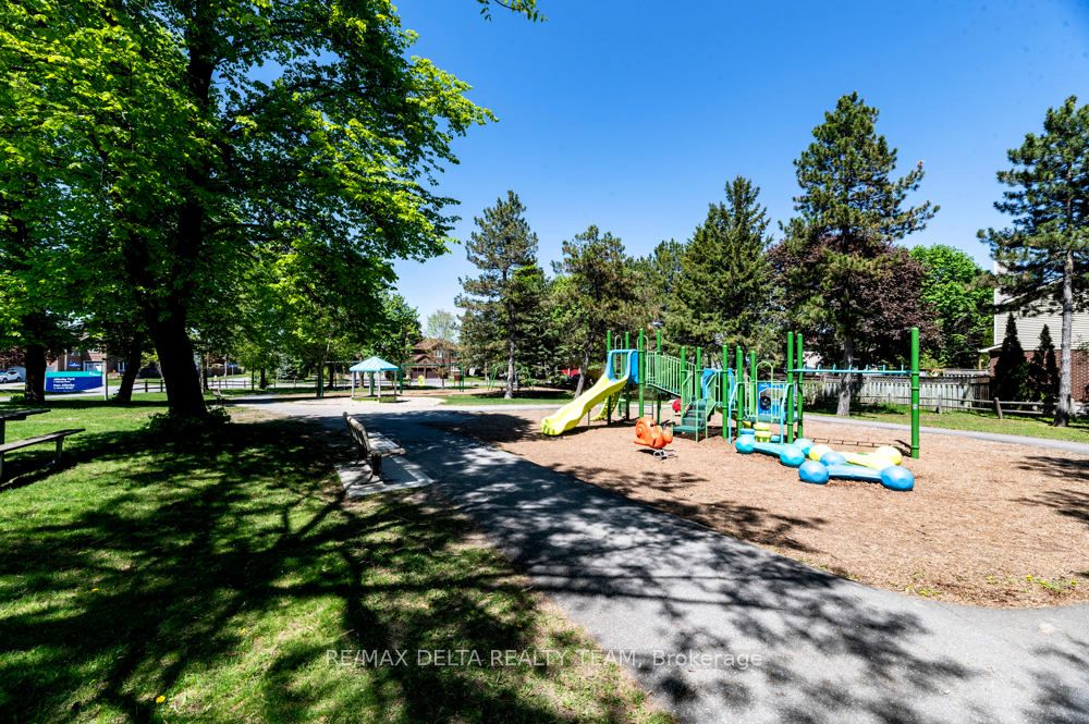 132 Acklam Terrace W Property Photo 27