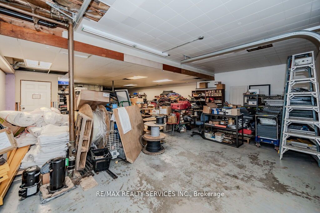 3590 Lobsinger Line 2 Property Photo 18