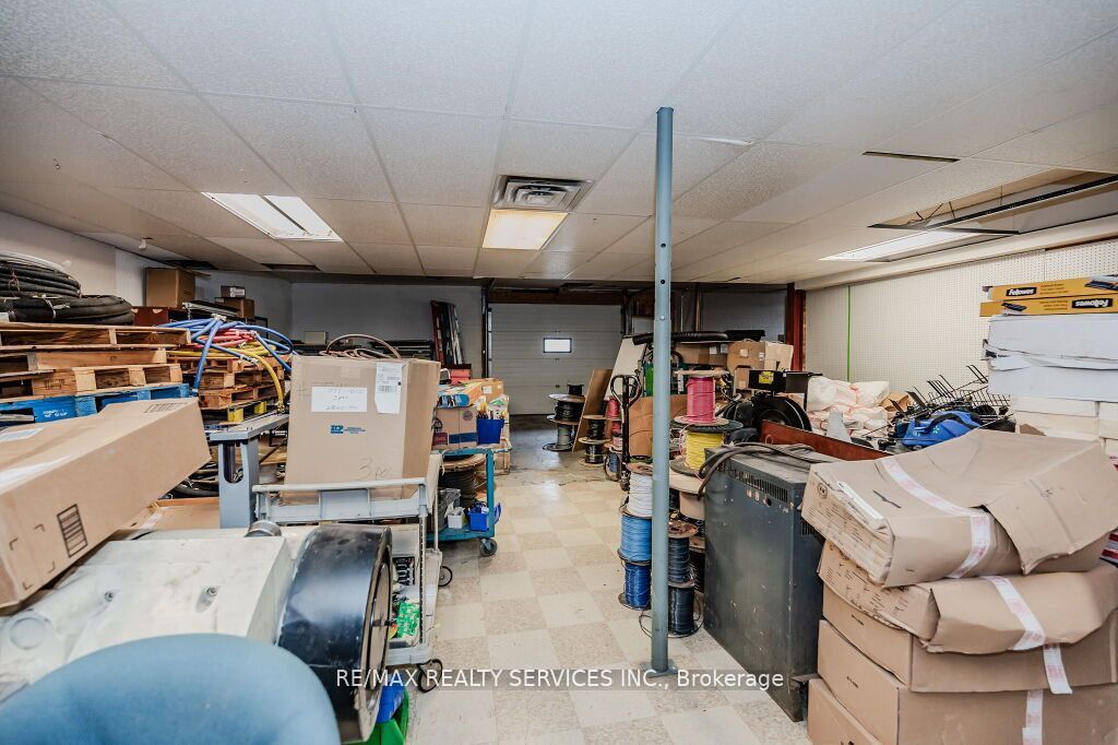 3590 Lobsinger Line 2 Property Photo 20