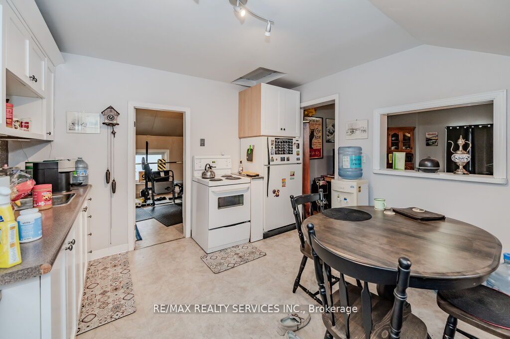 3590 Lobsinger Line 2 Property Photo 23