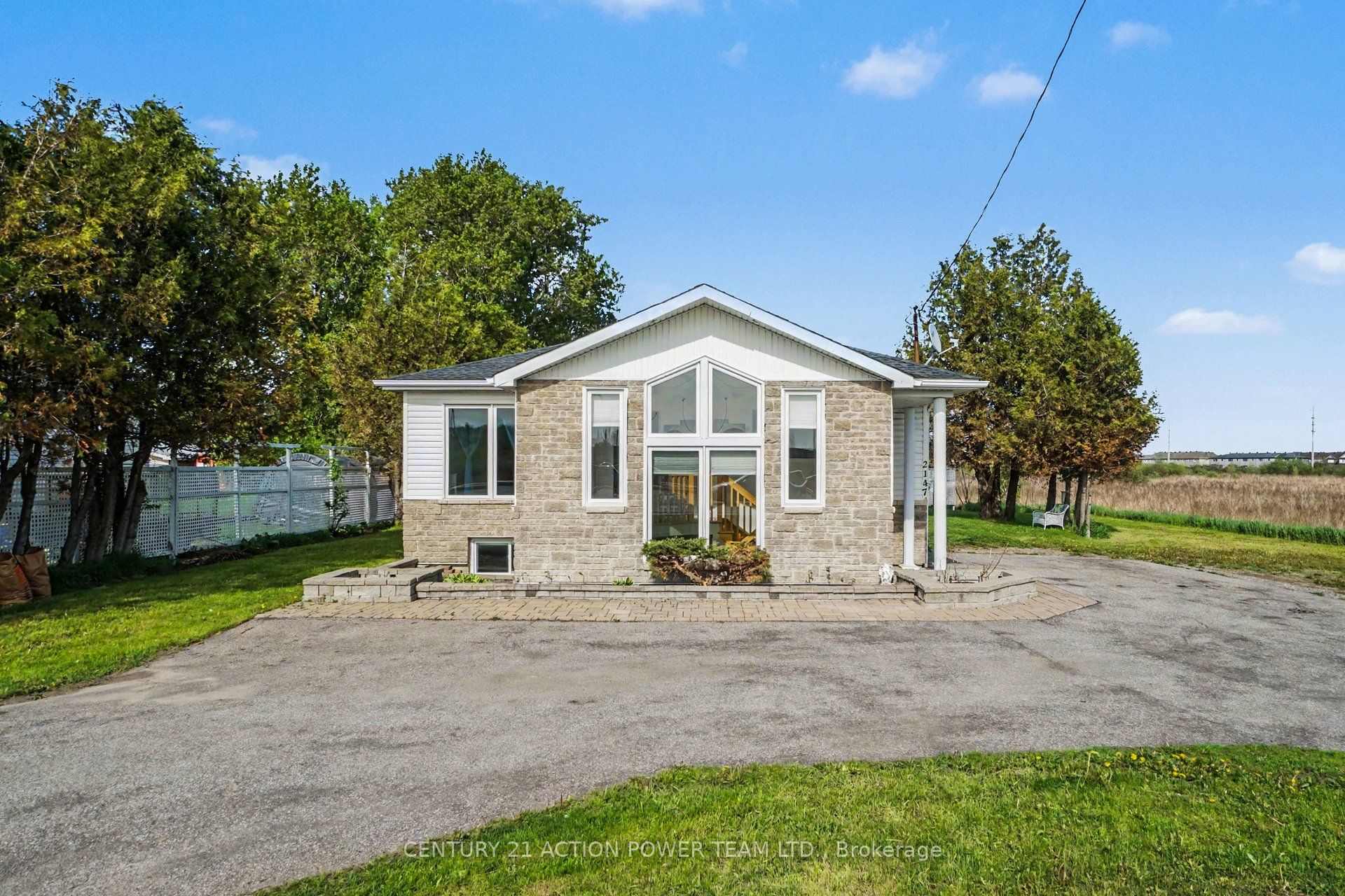 2147 Mer Bleue Road