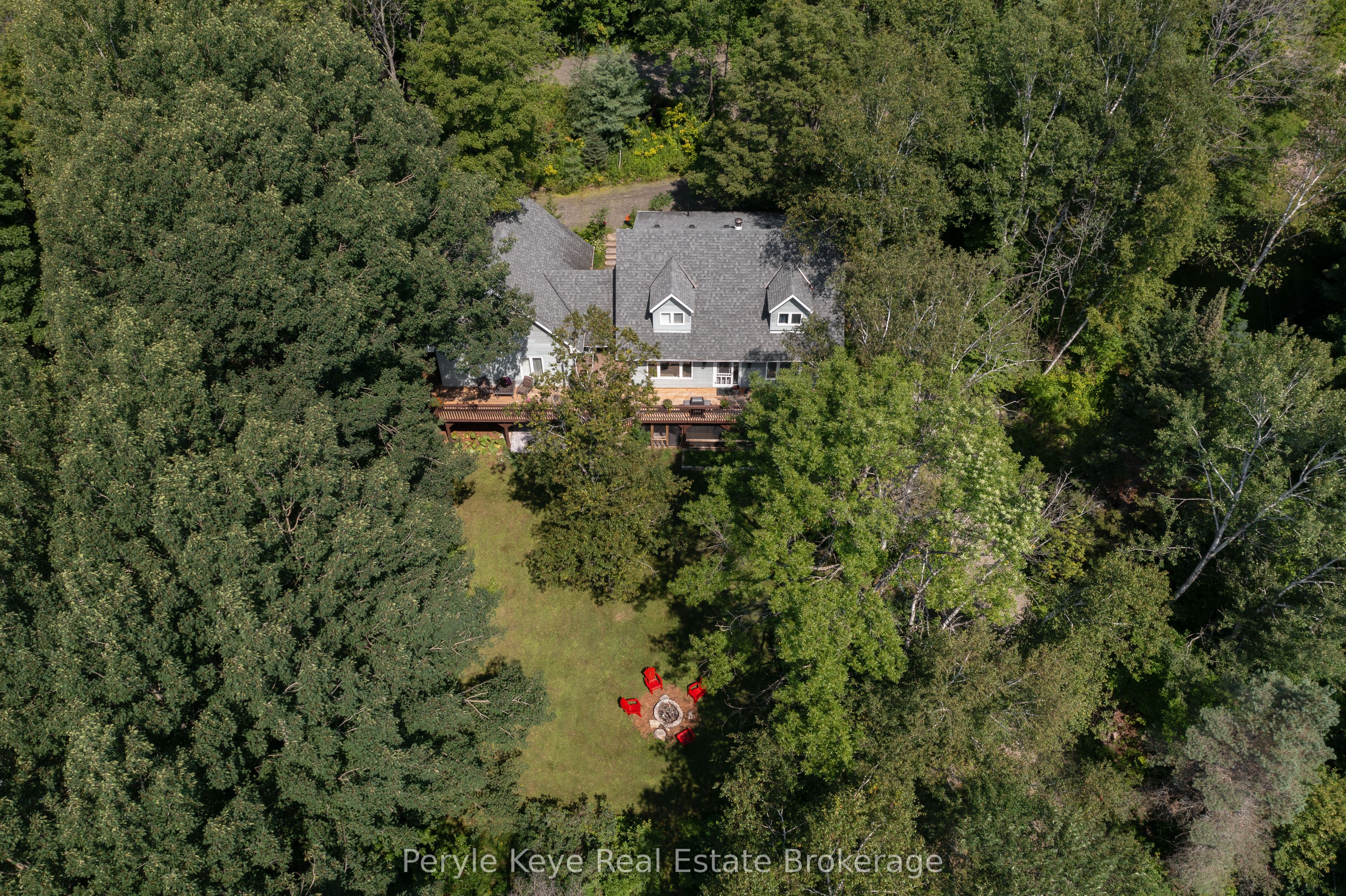 1042 Hillside Crescent Property Photo 1