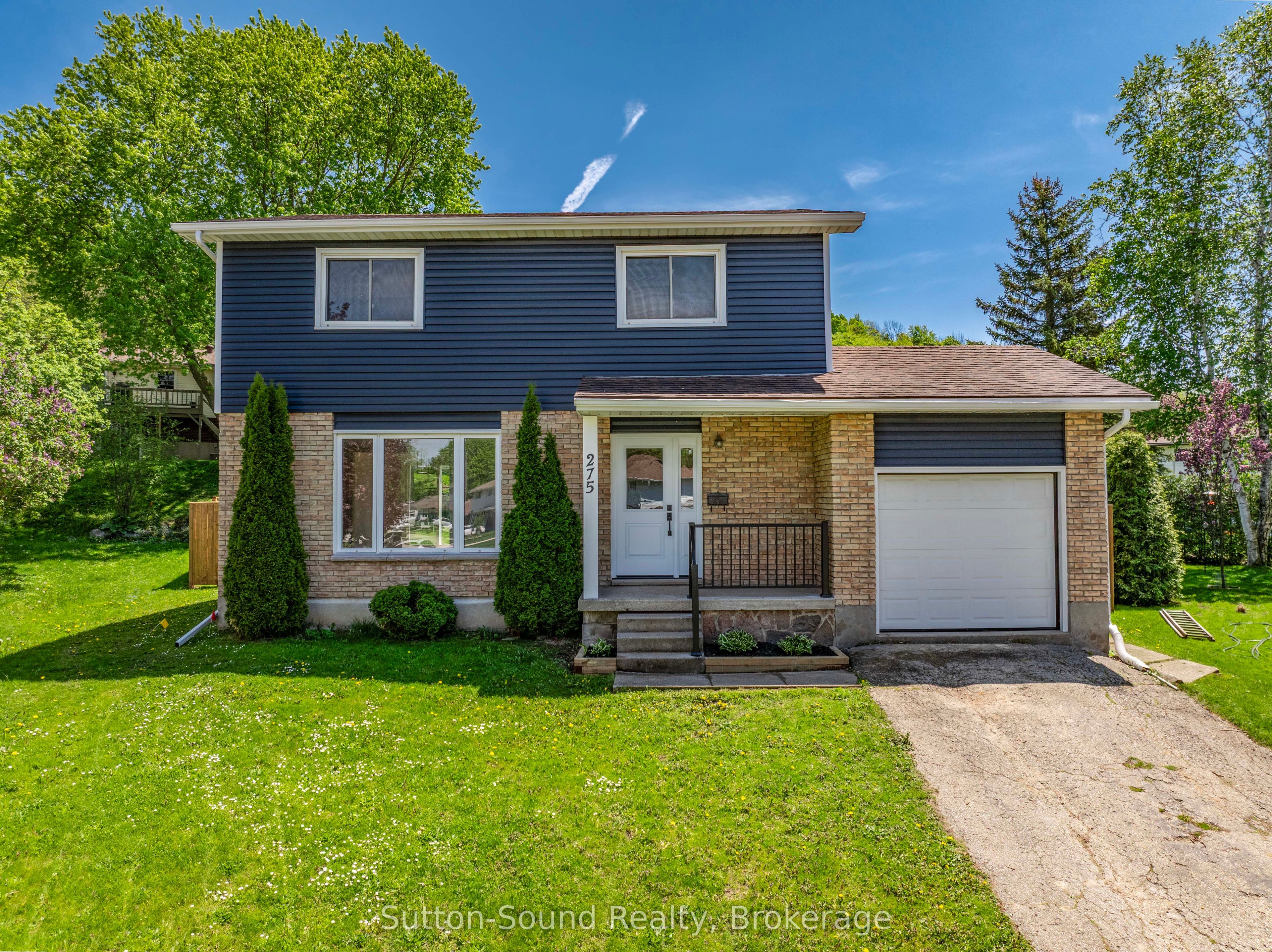 275 8th Avenue E Property Photo 1