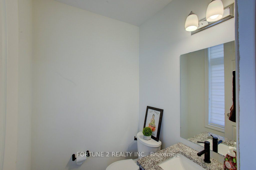 22 Dass Drive W Property Photo 7