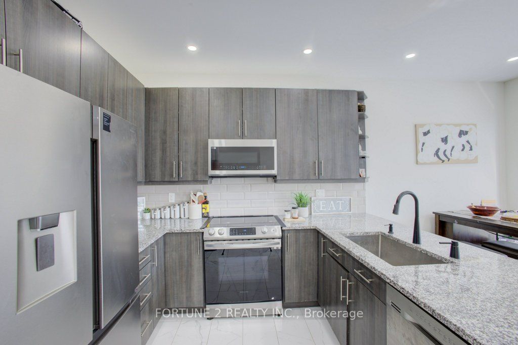 22 Dass Drive W Property Photo 10
