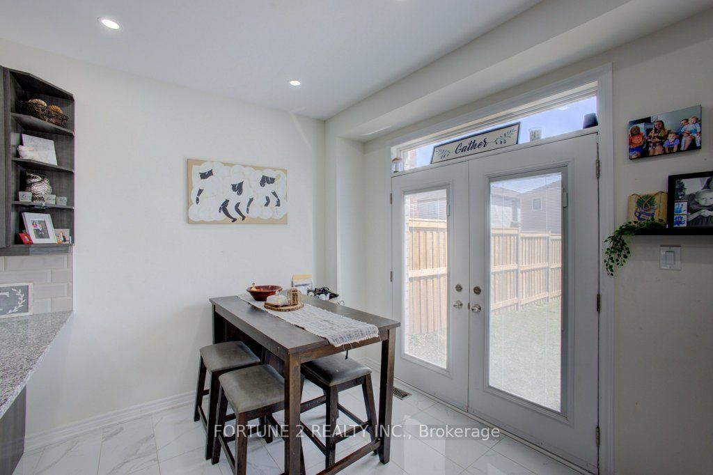 22 Dass Drive W Property Photo 15