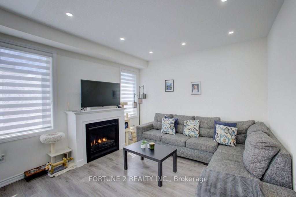 22 Dass Drive W Property Photo 19