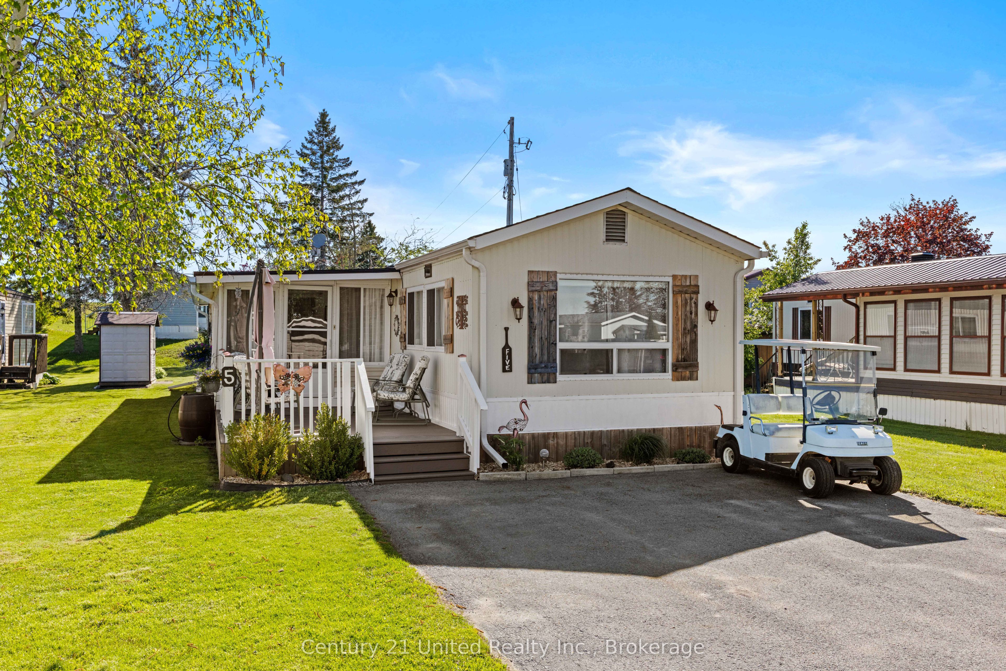 5 Hillcrest Drive Property Photo 1