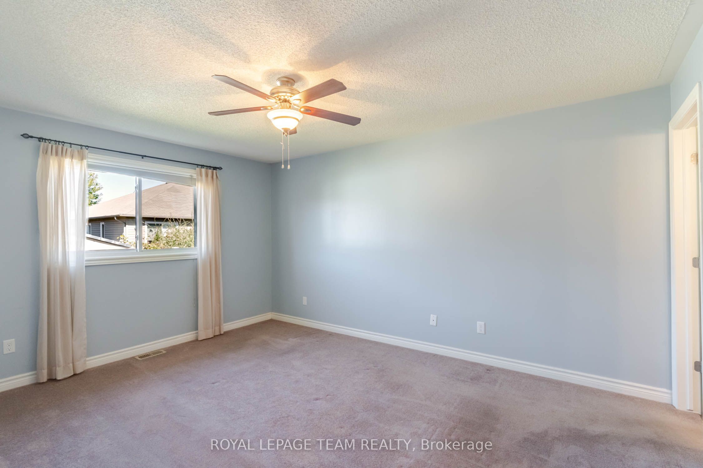 511 Kilburn Street Property Photo 14