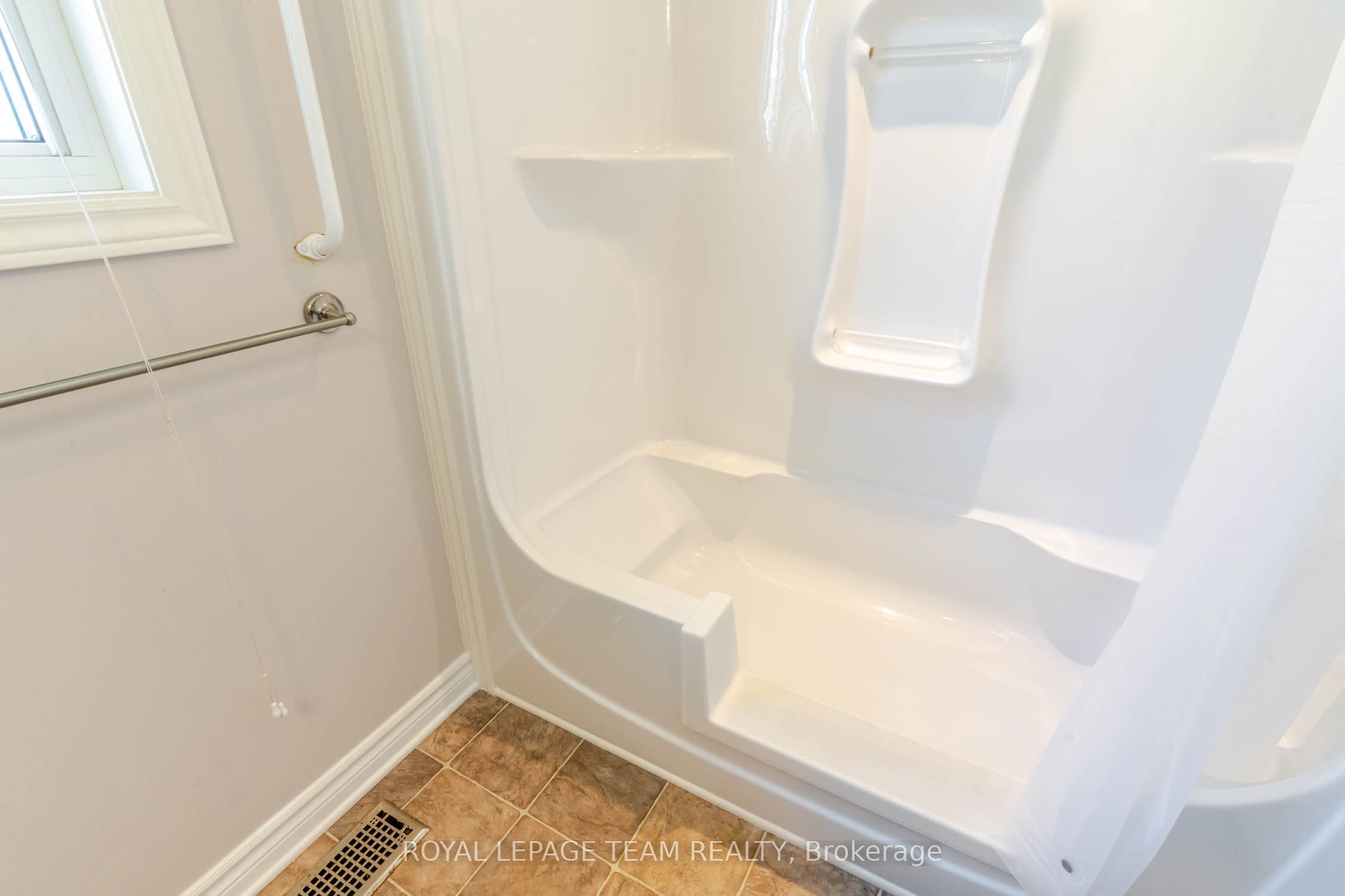 511 Kilburn Street Property Photo 20
