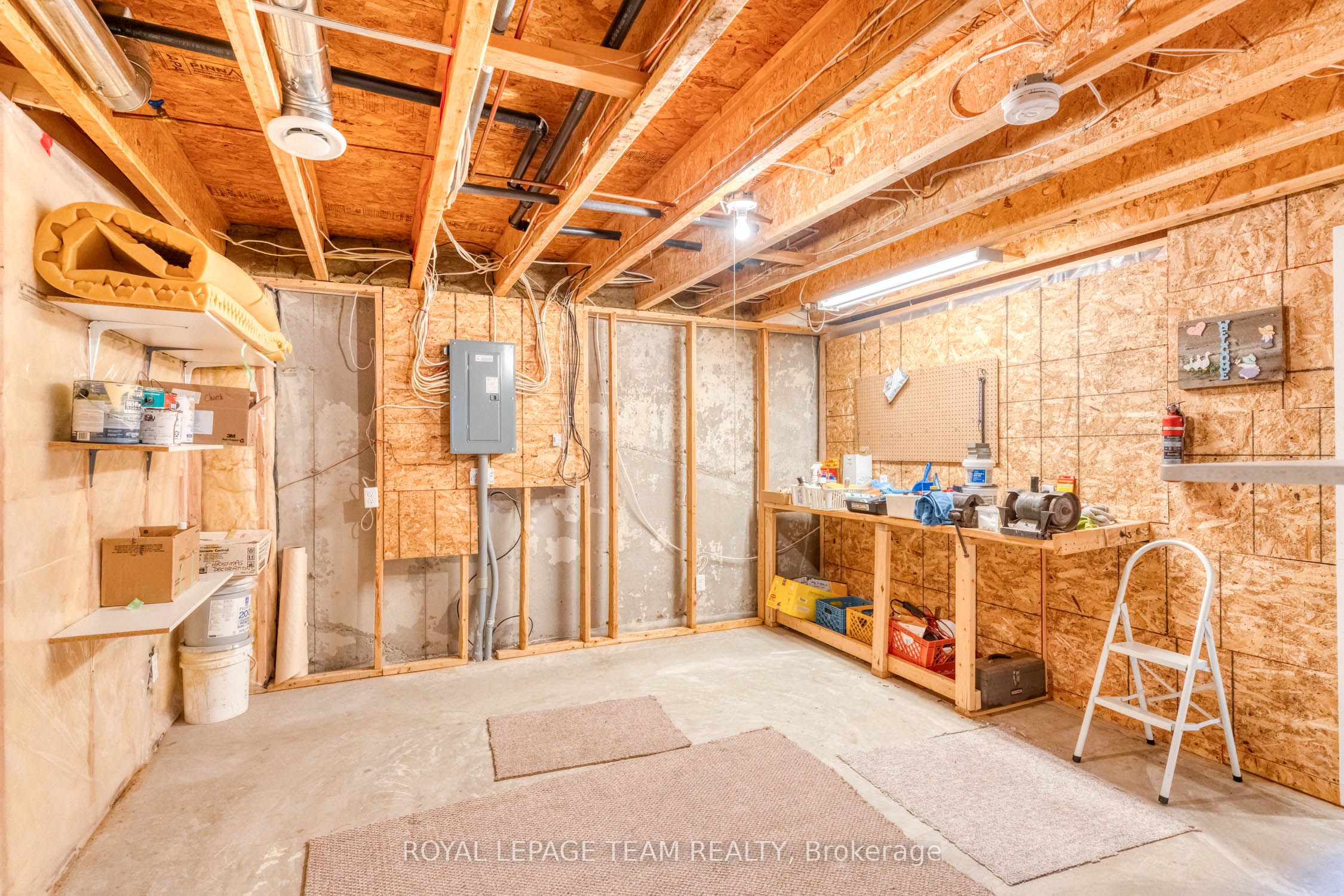 511 Kilburn Street Property Photo 23
