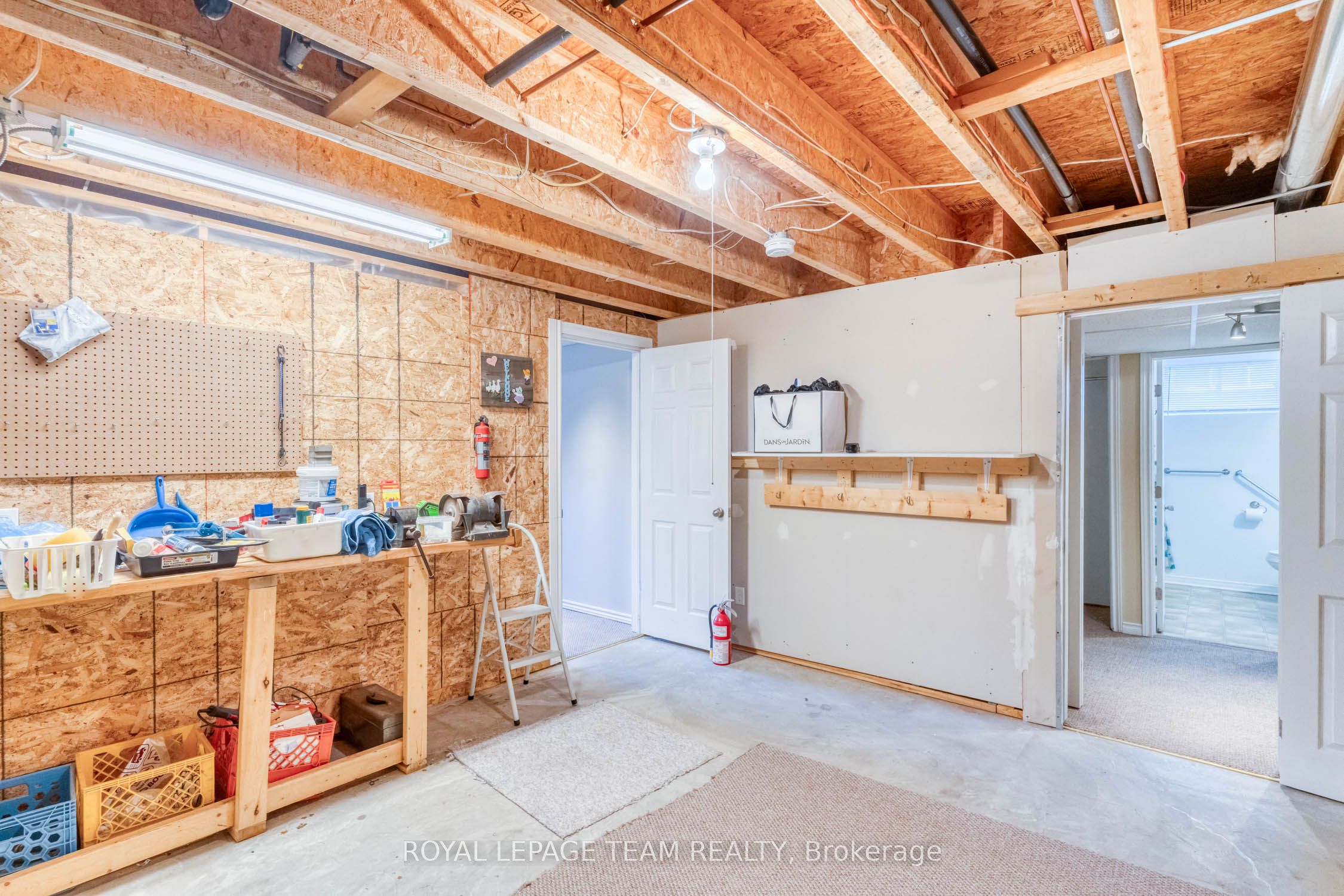 511 Kilburn Street Property Photo 24