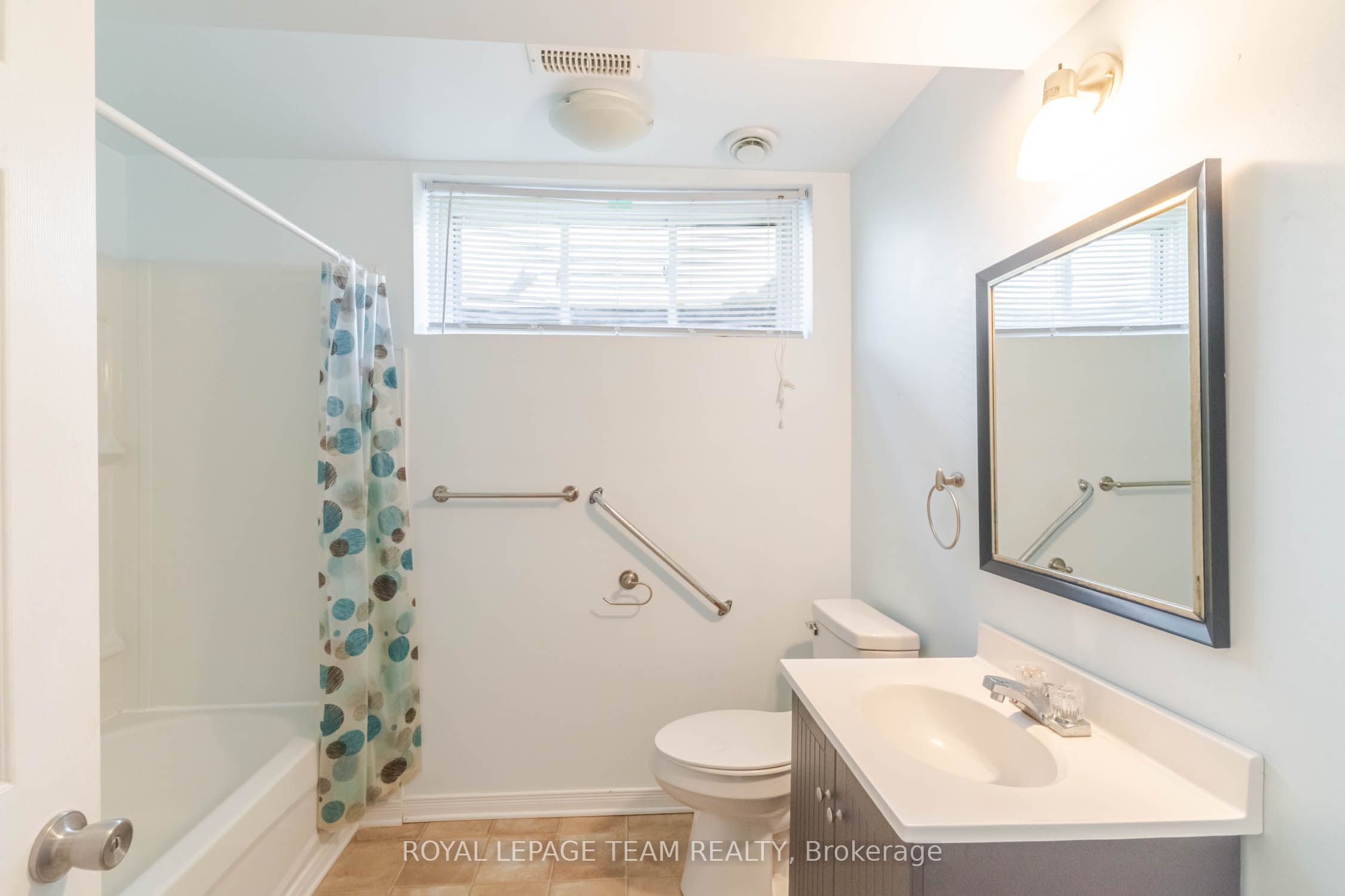 511 Kilburn Street Property Photo 28