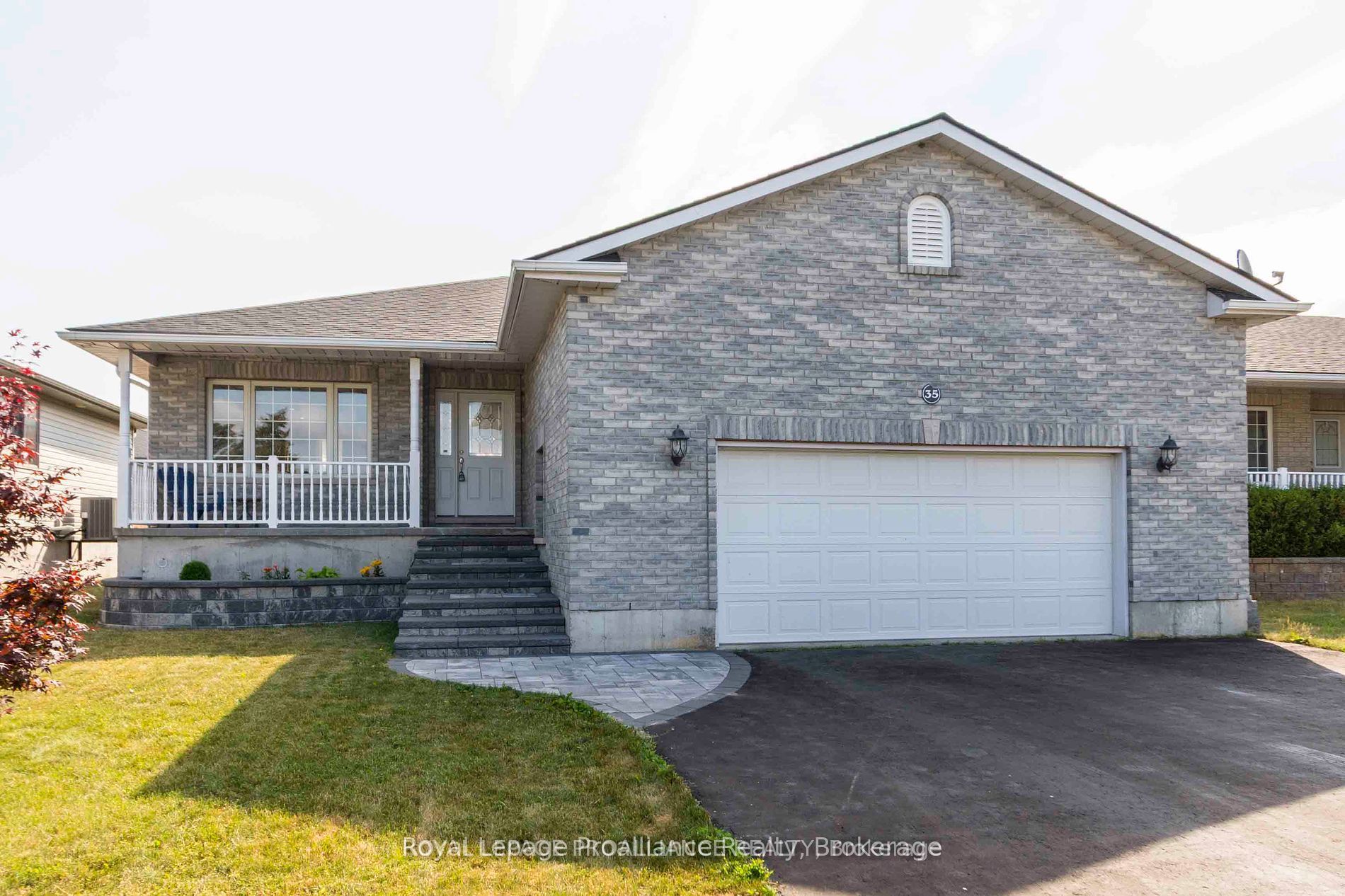 35 Forest Valley Drive Property Photo 1