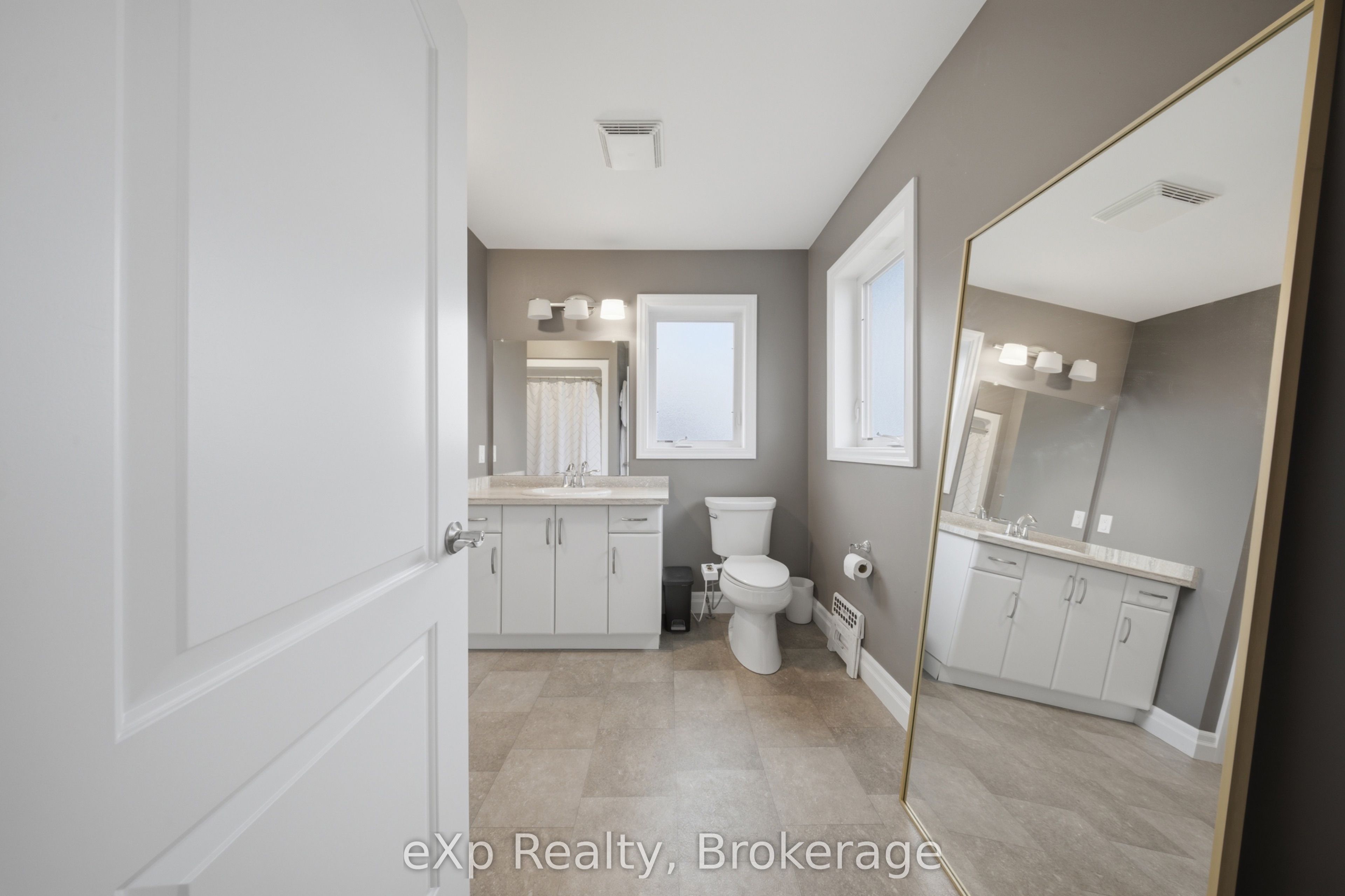 300 Hutton Street E Property Photo 21