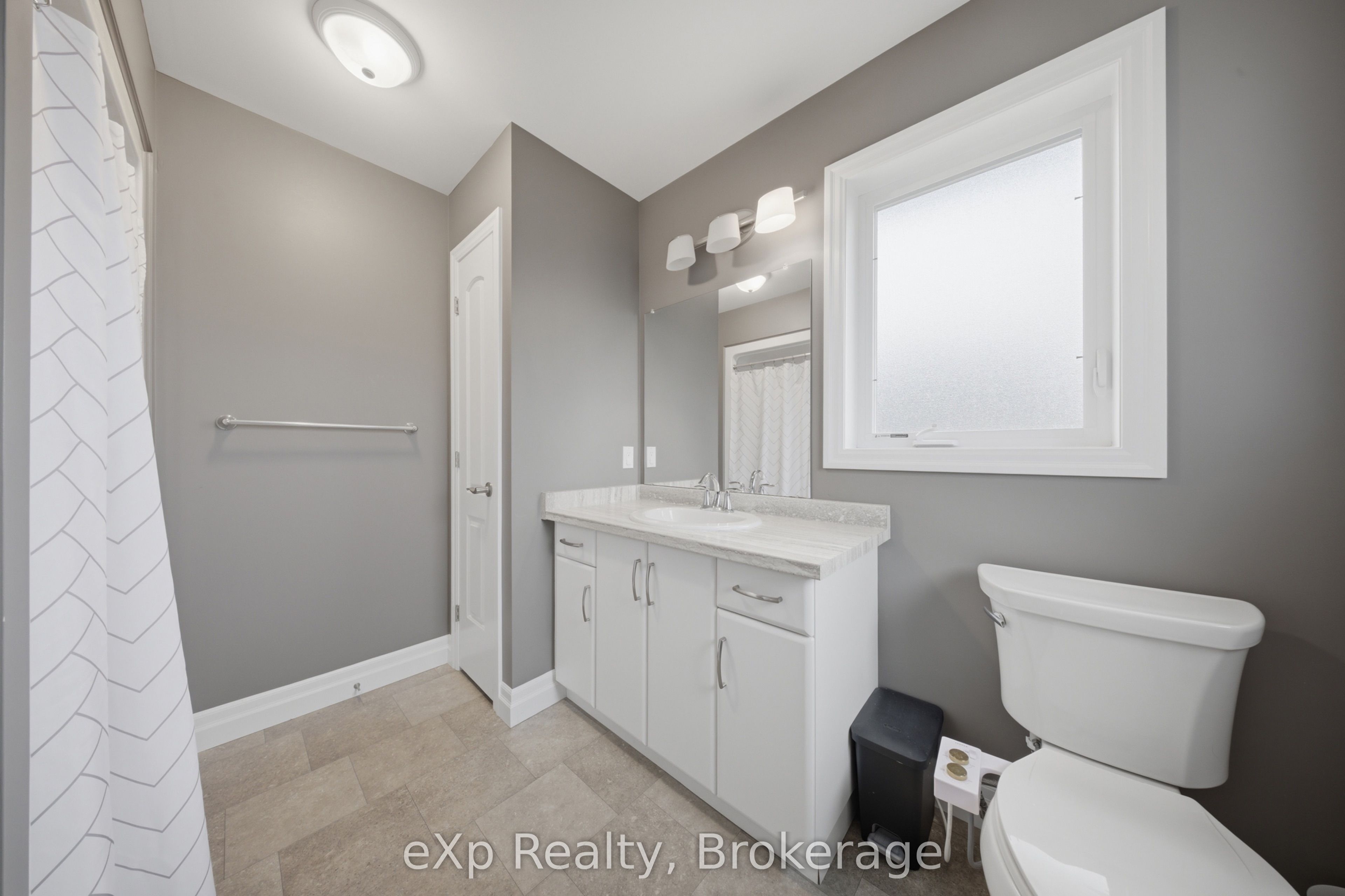 300 Hutton Street E Property Photo 23