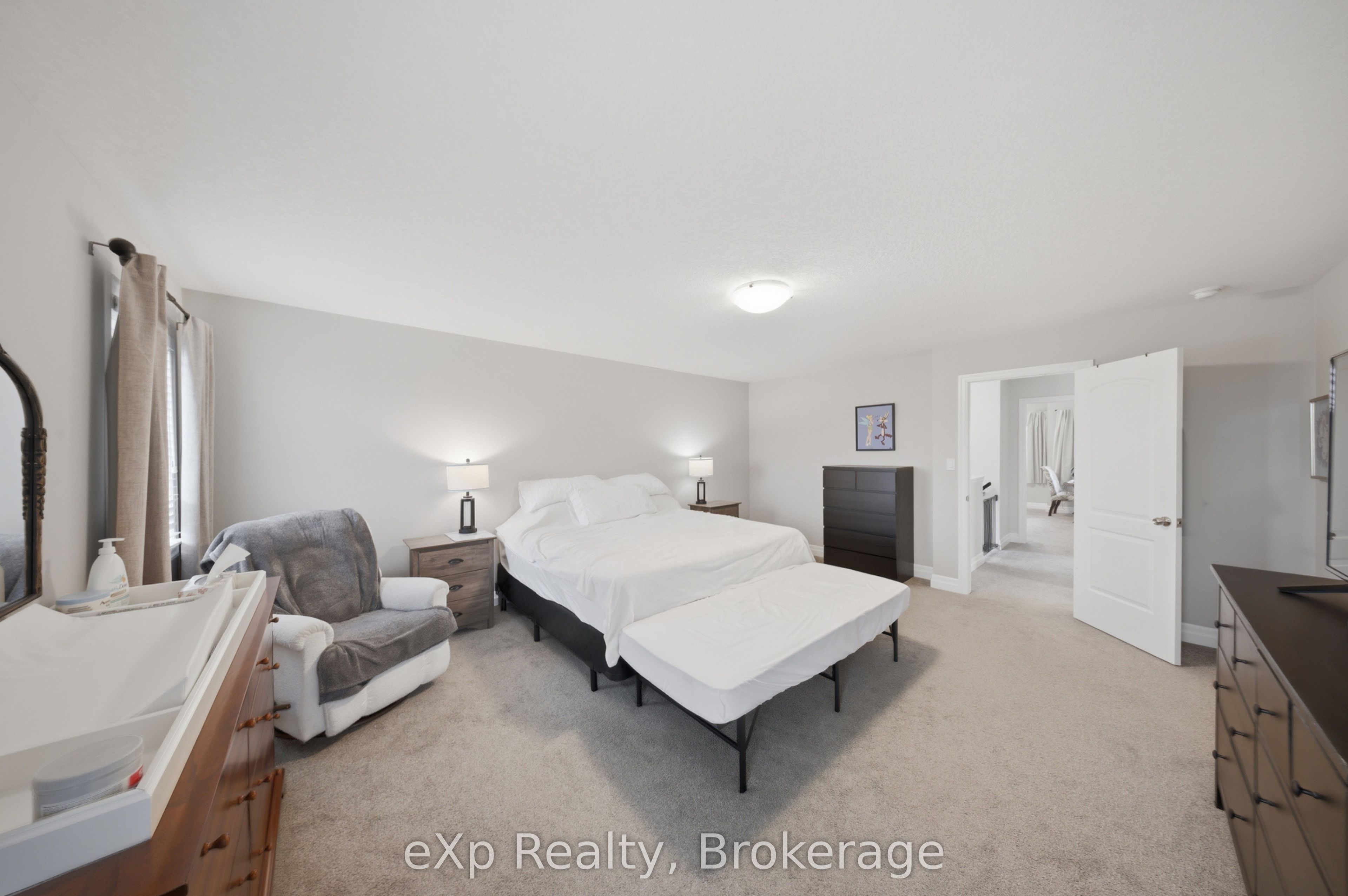 300 Hutton Street E Property Photo 25